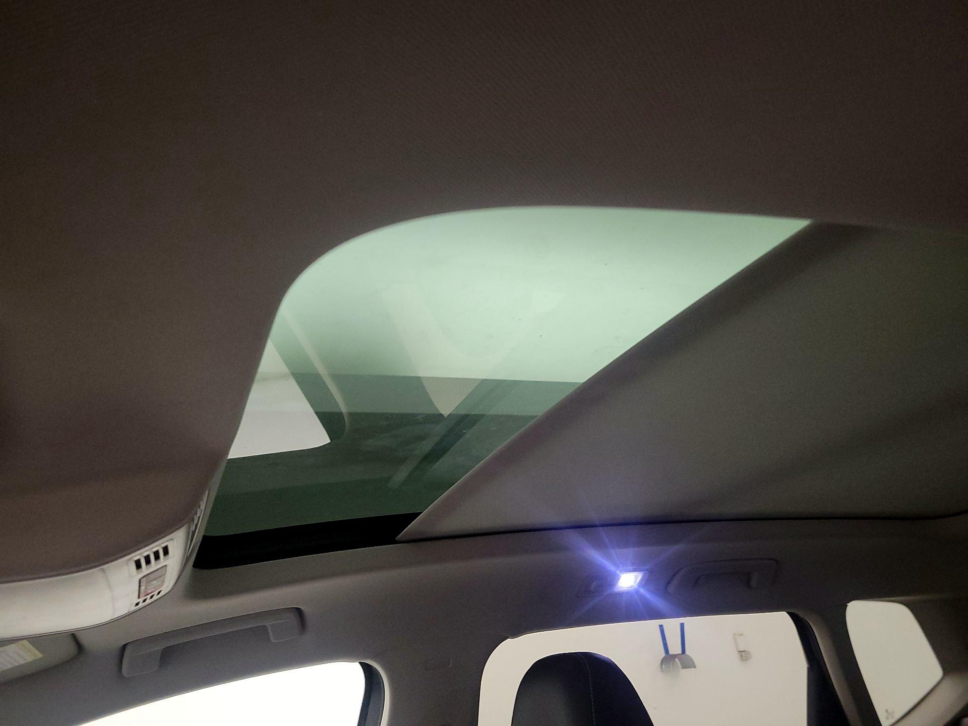 Thumbnail: 2022 Volkswagen Taos - 19