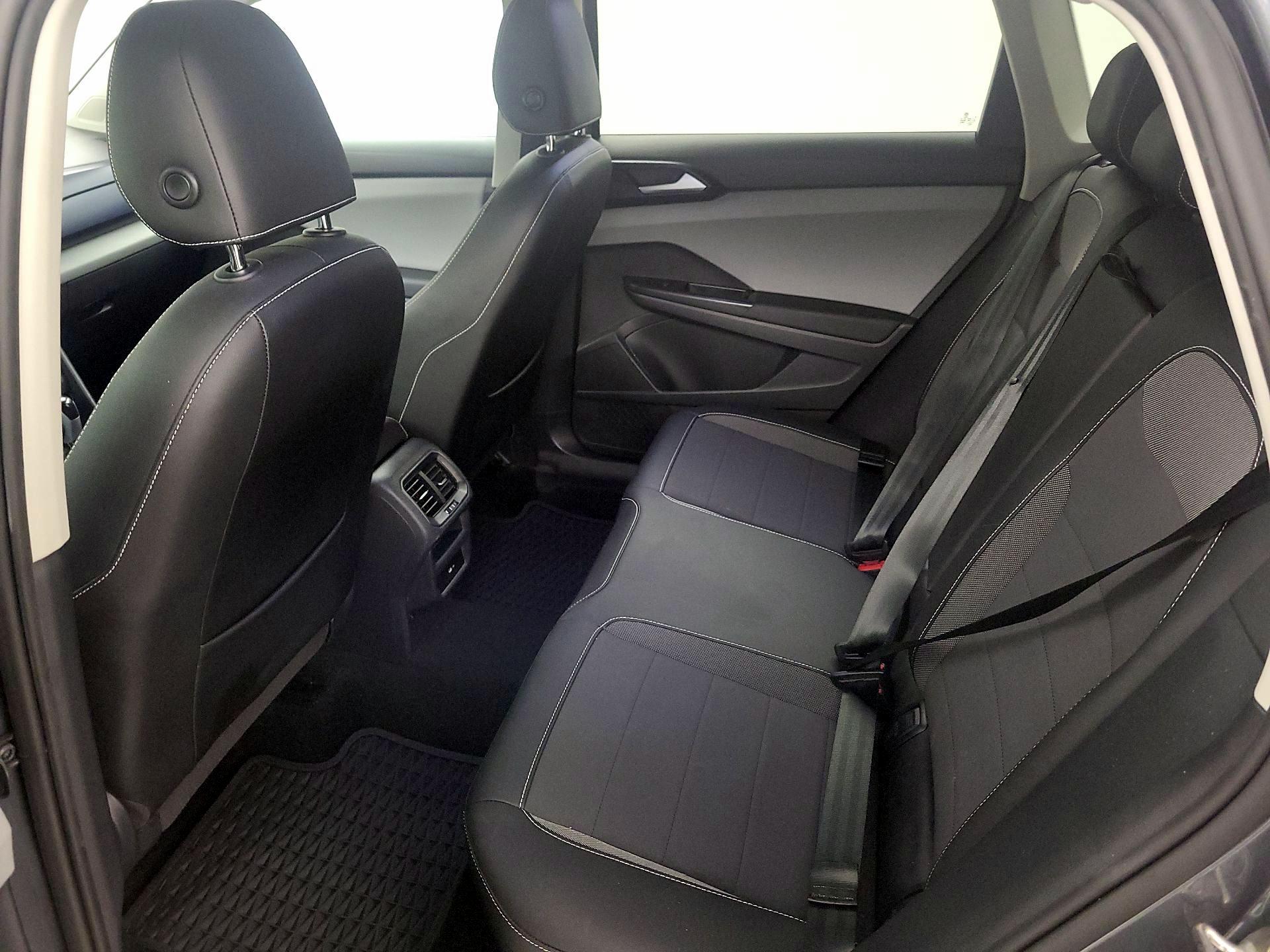 Thumbnail: 2022 Volkswagen Taos - 20