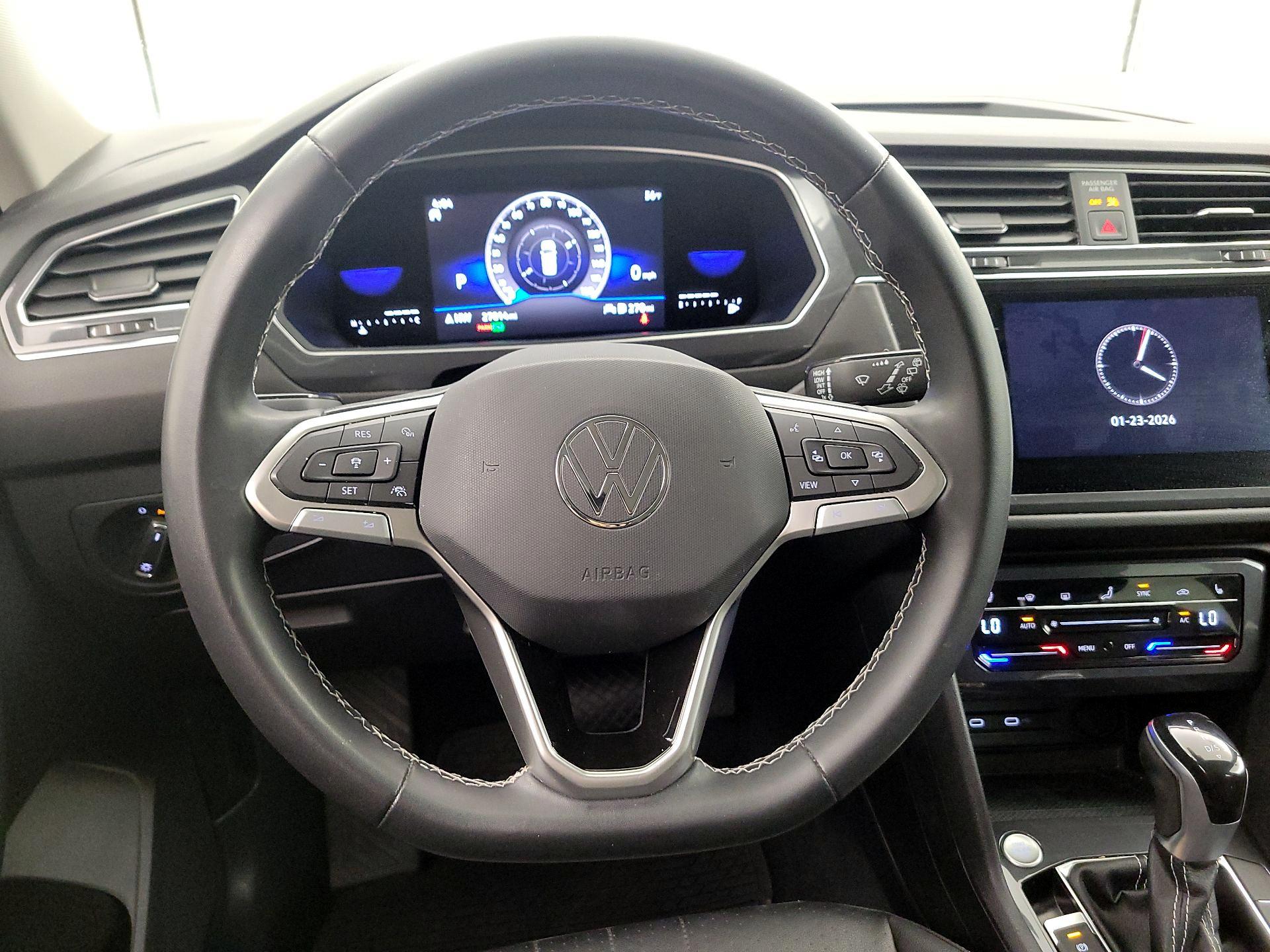 Thumbnail: 2022 Volkswagen Tiguan - 10