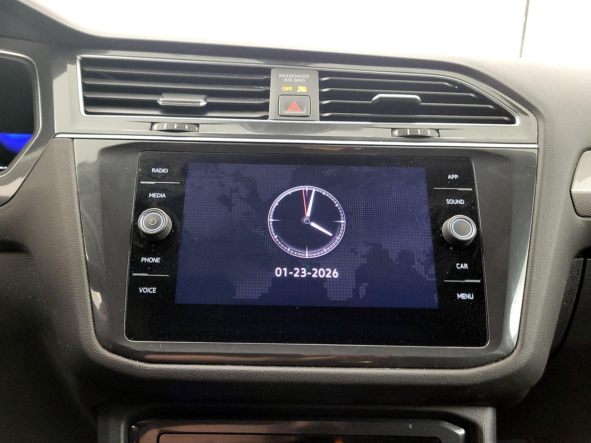 Thumbnail: 2022 Volkswagen Tiguan - 15