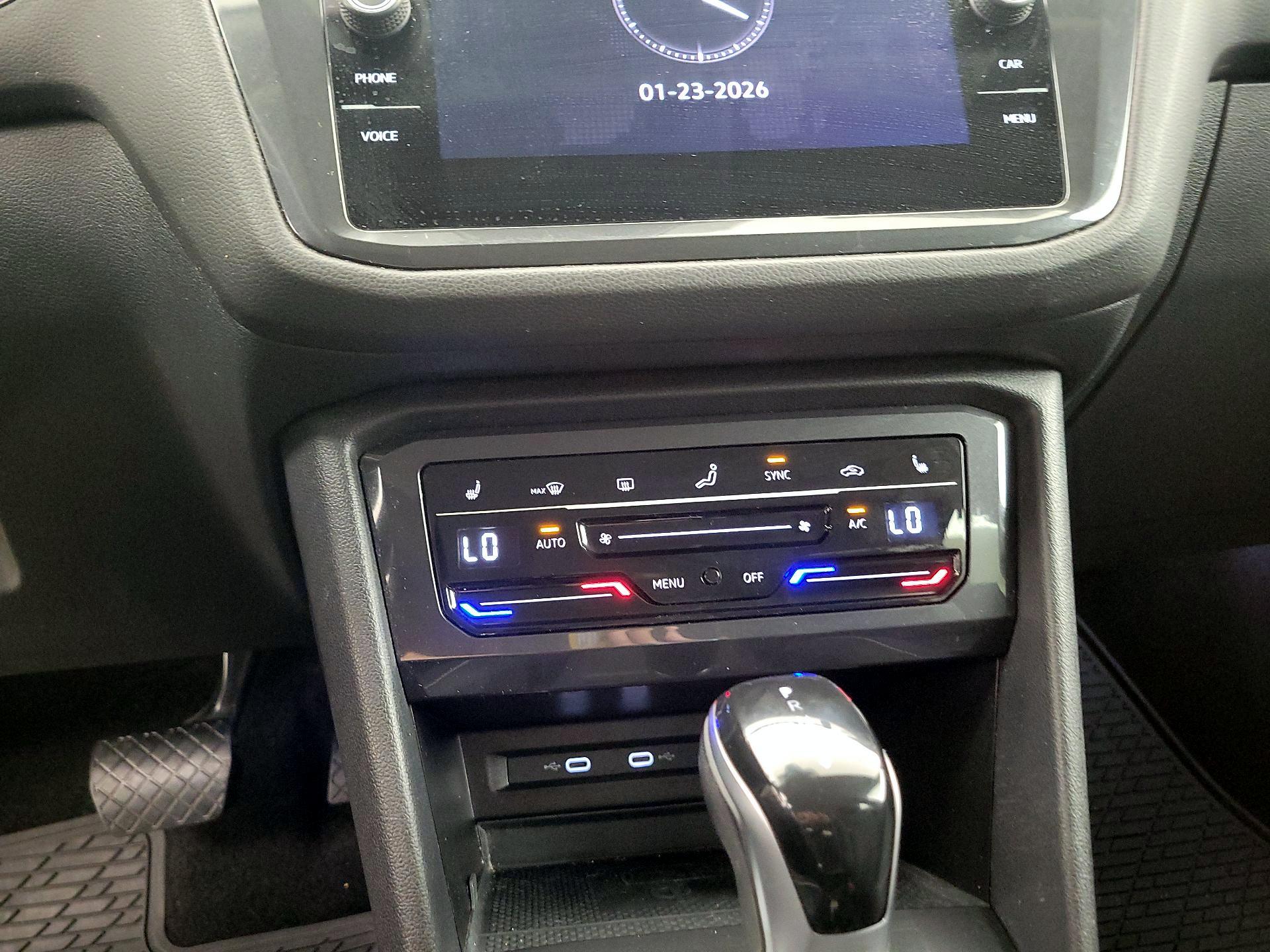 Thumbnail: 2022 Volkswagen Tiguan - 16