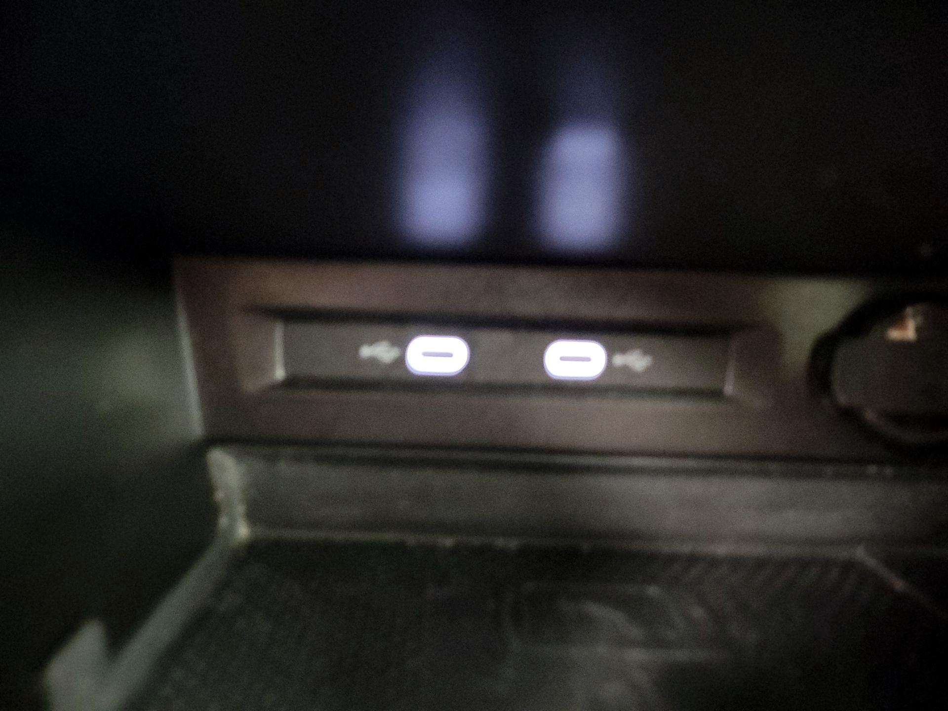 Thumbnail: 2022 Volkswagen Tiguan - 18