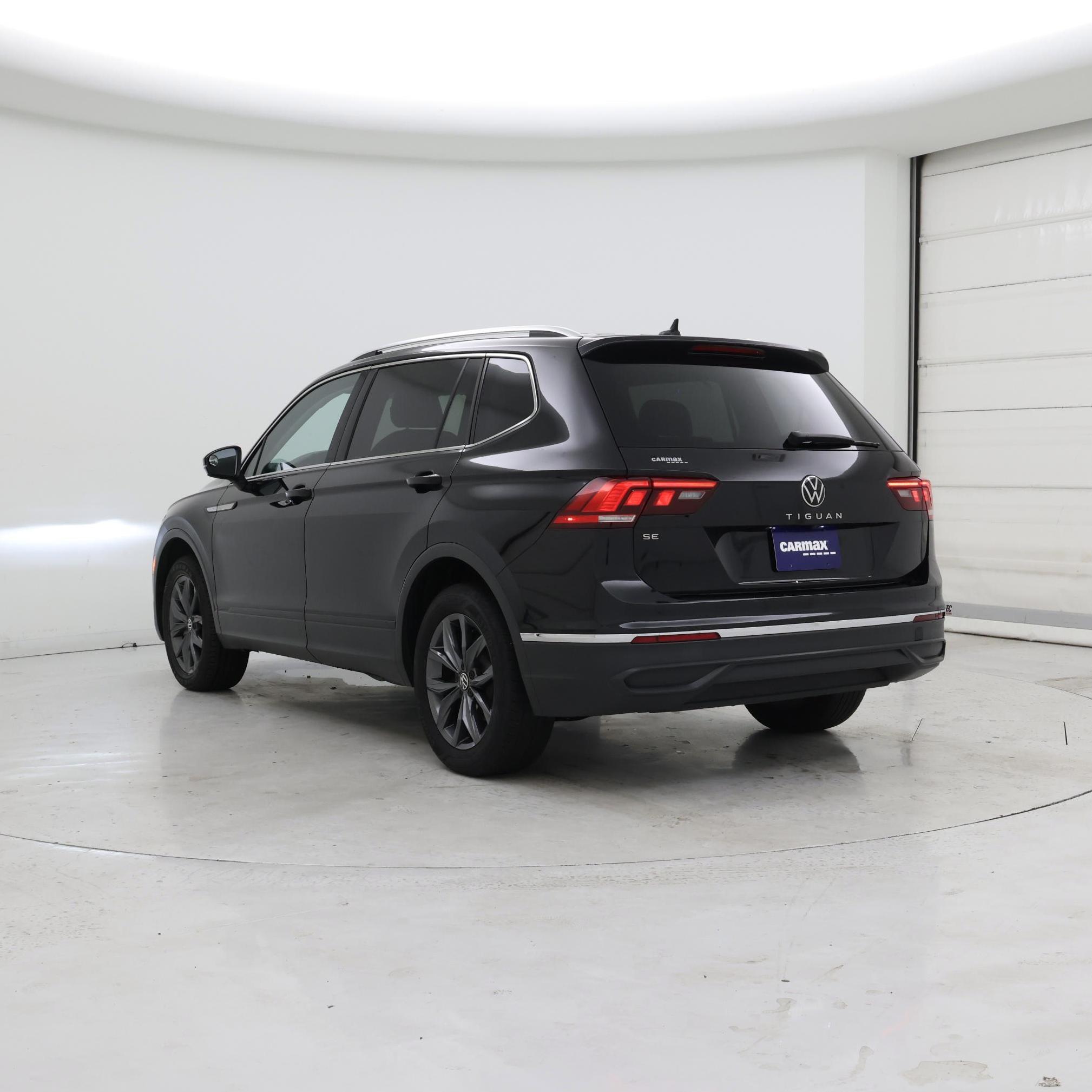 Thumbnail: 2022 Volkswagen Tiguan - 2