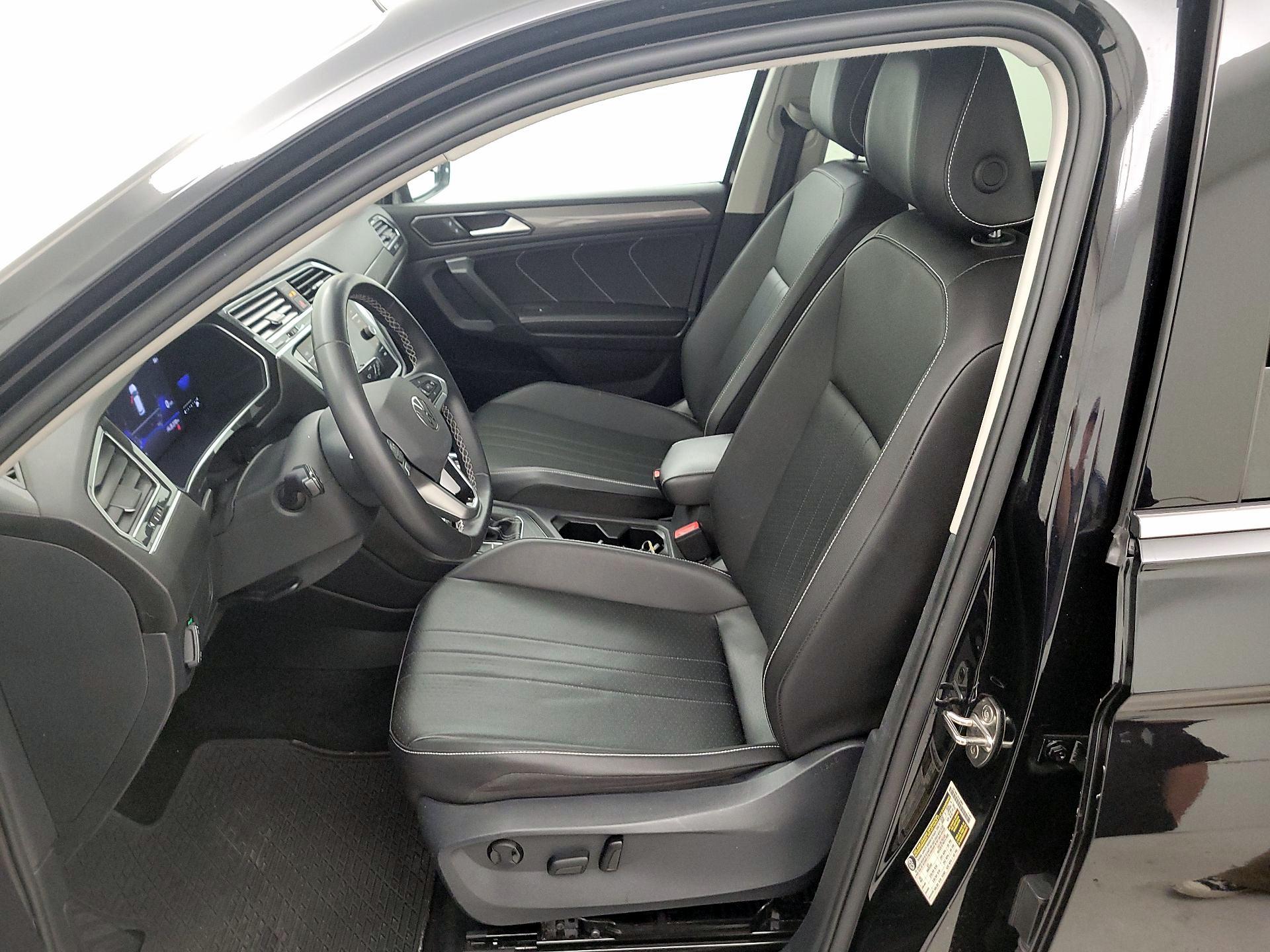 Thumbnail: 2022 Volkswagen Tiguan - 19