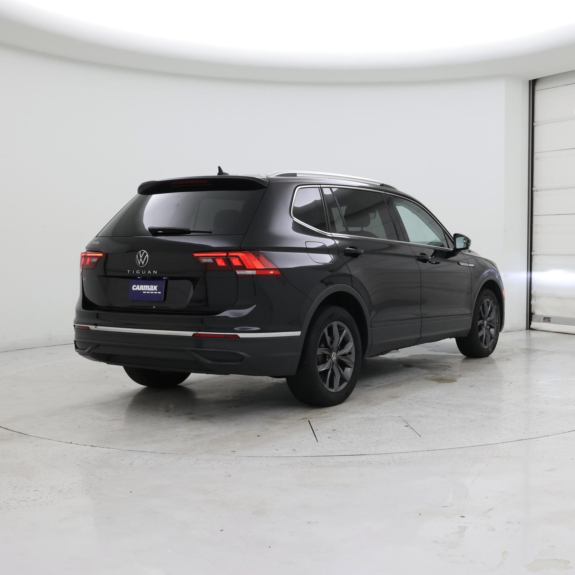 Thumbnail: 2022 Volkswagen Tiguan - 8