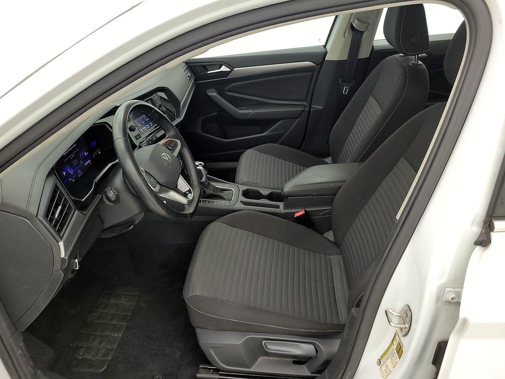 Thumbnail: 2022 Volkswagen Jetta - 11