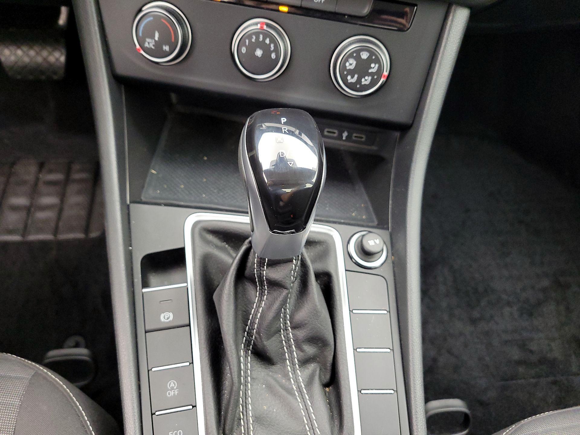 Thumbnail: 2022 Volkswagen Jetta - 17