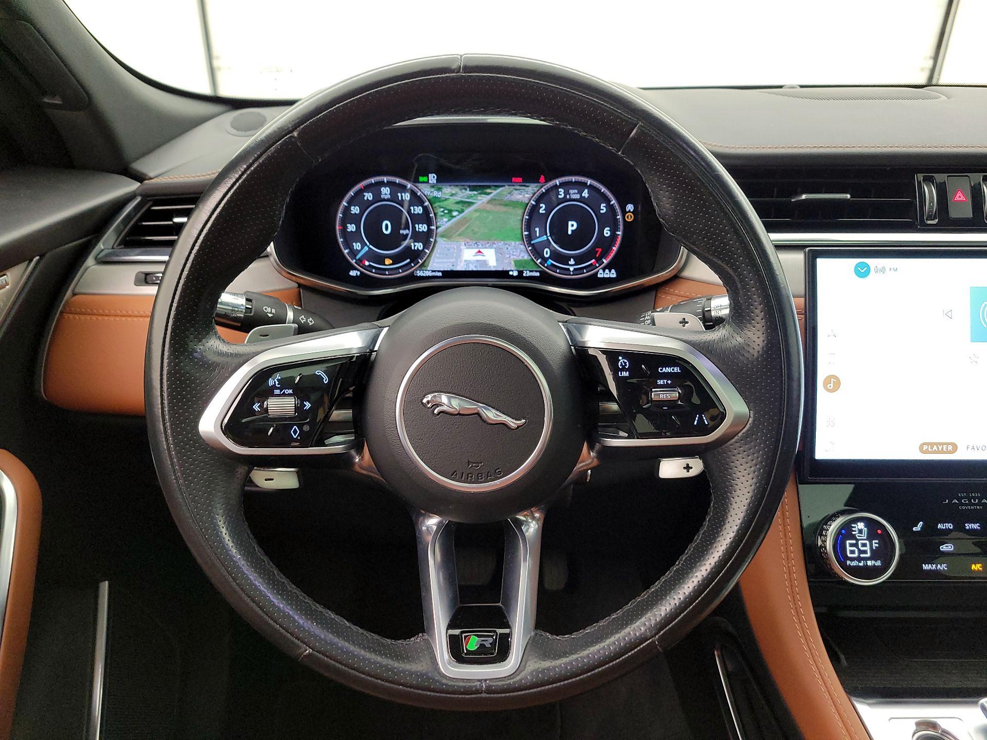 Thumbnail: 2021 Jaguar F-Pace - 10