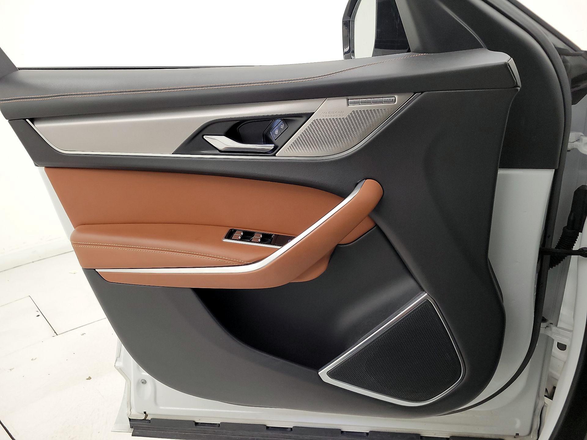 Thumbnail: 2021 Jaguar F-Pace - 12