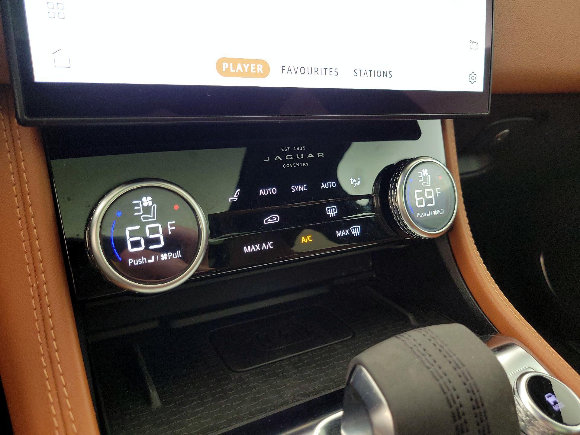 Thumbnail: 2021 Jaguar F-Pace - 17