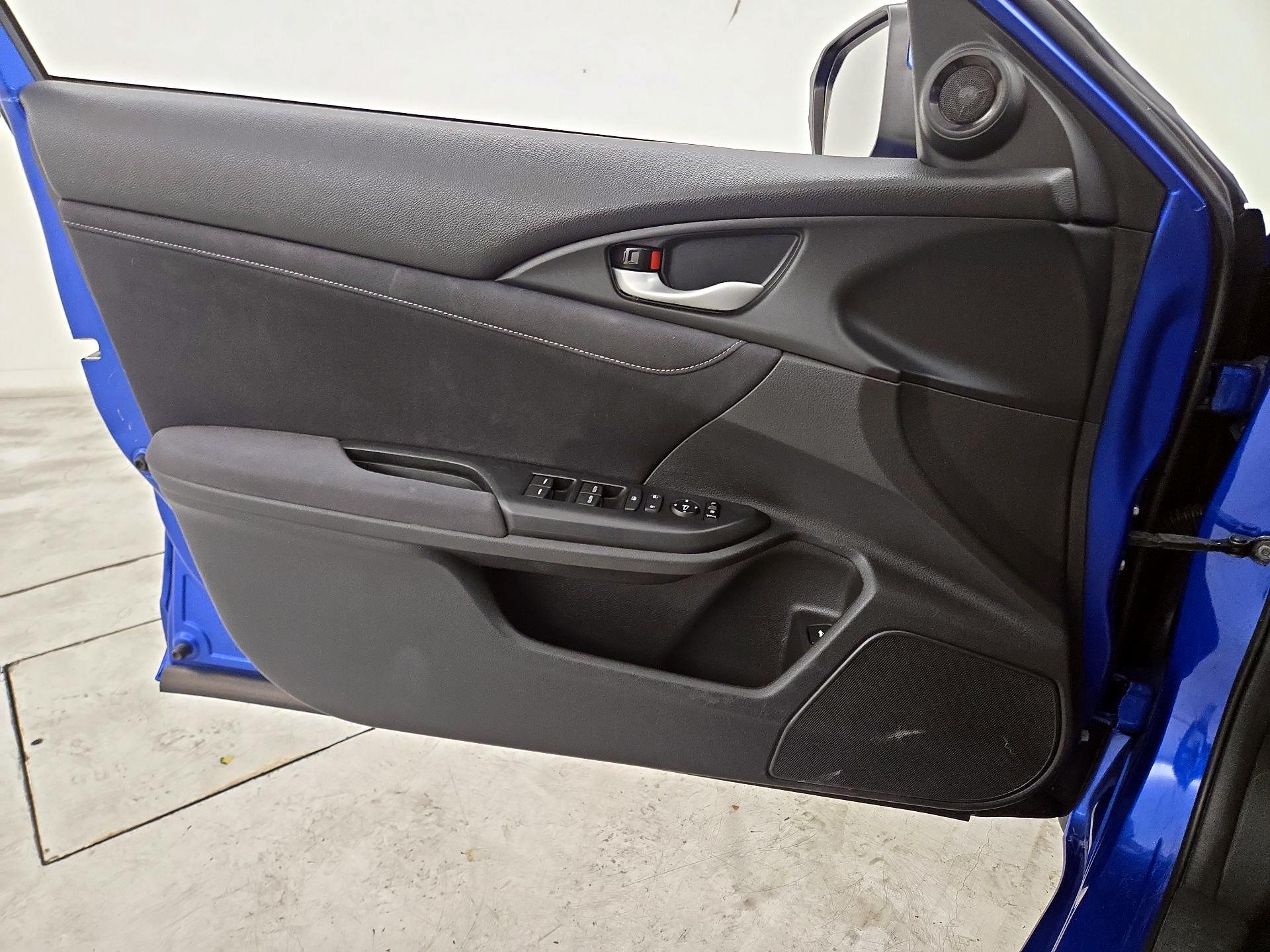 Thumbnail: 2019 Honda Insight - 12