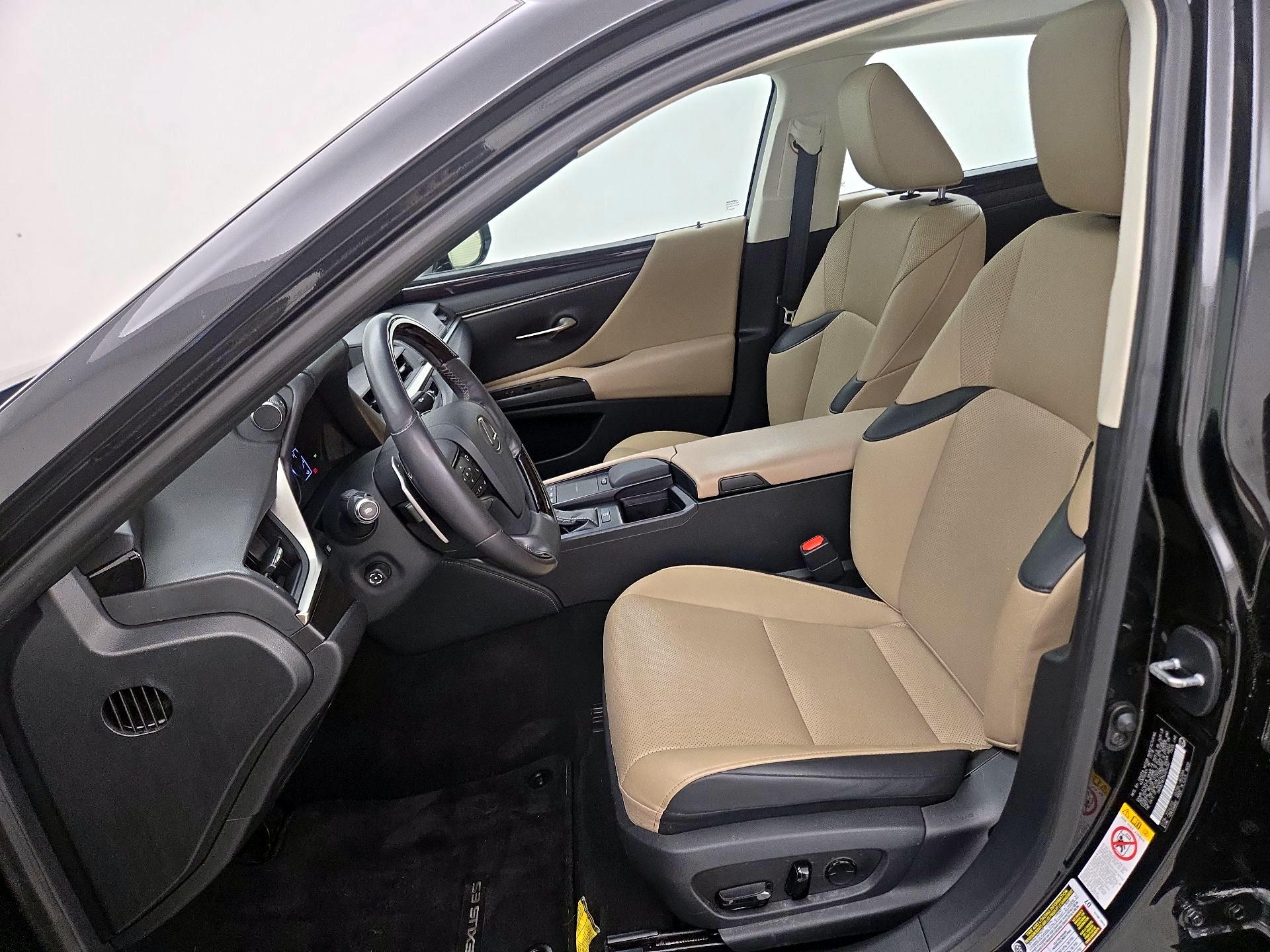 Thumbnail: 2019 Lexus ES - 11