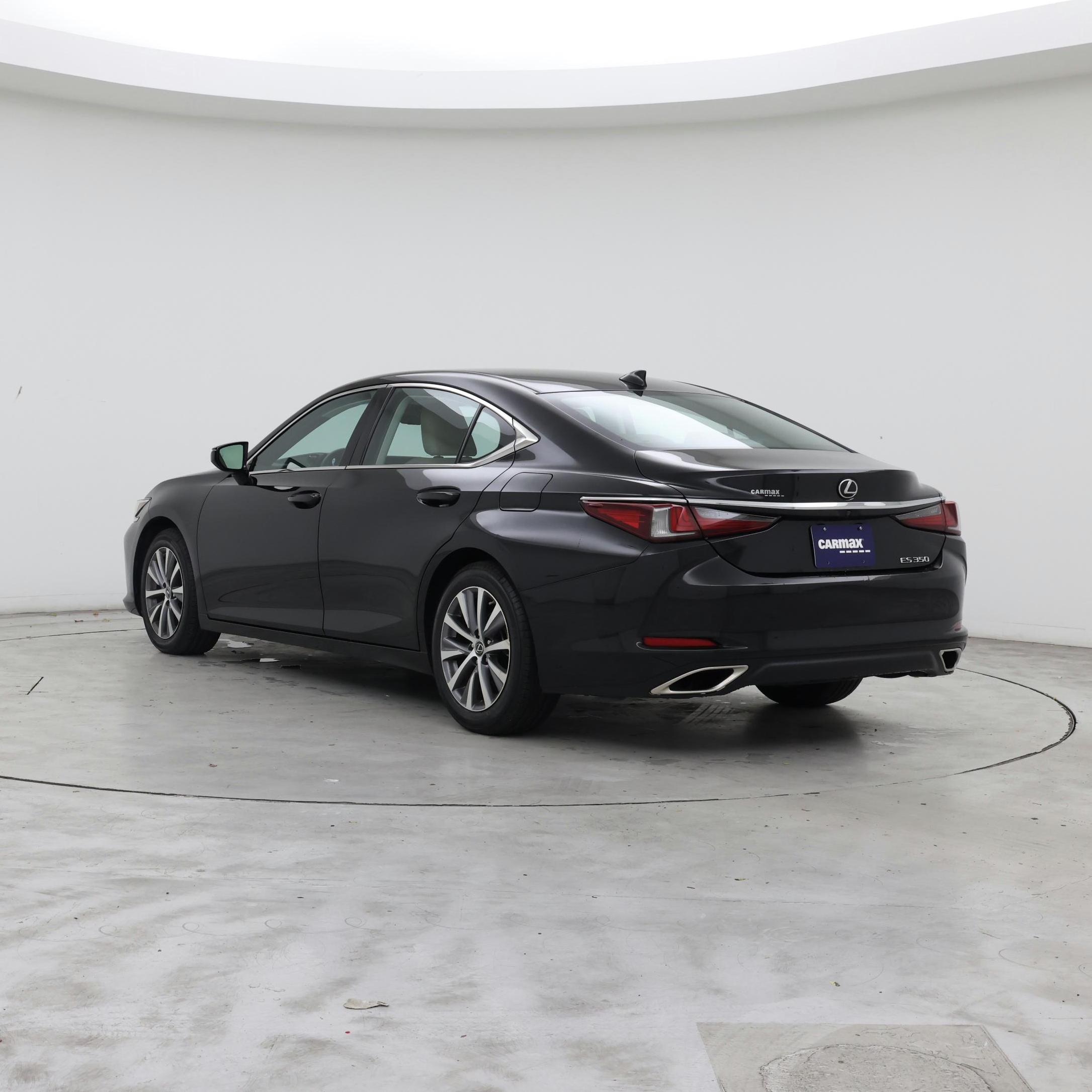 Thumbnail: 2019 Lexus ES - 2