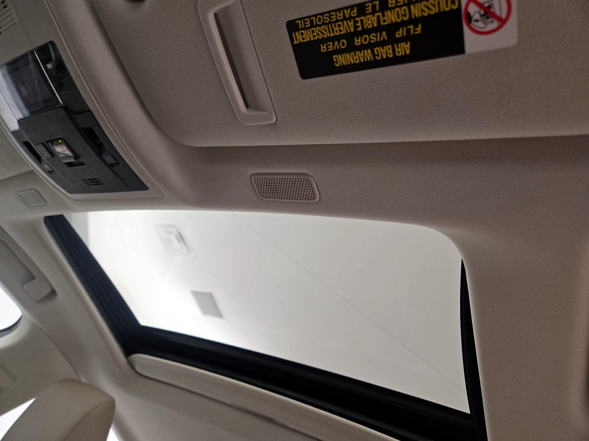 Thumbnail: 2019 Lexus ES - 19