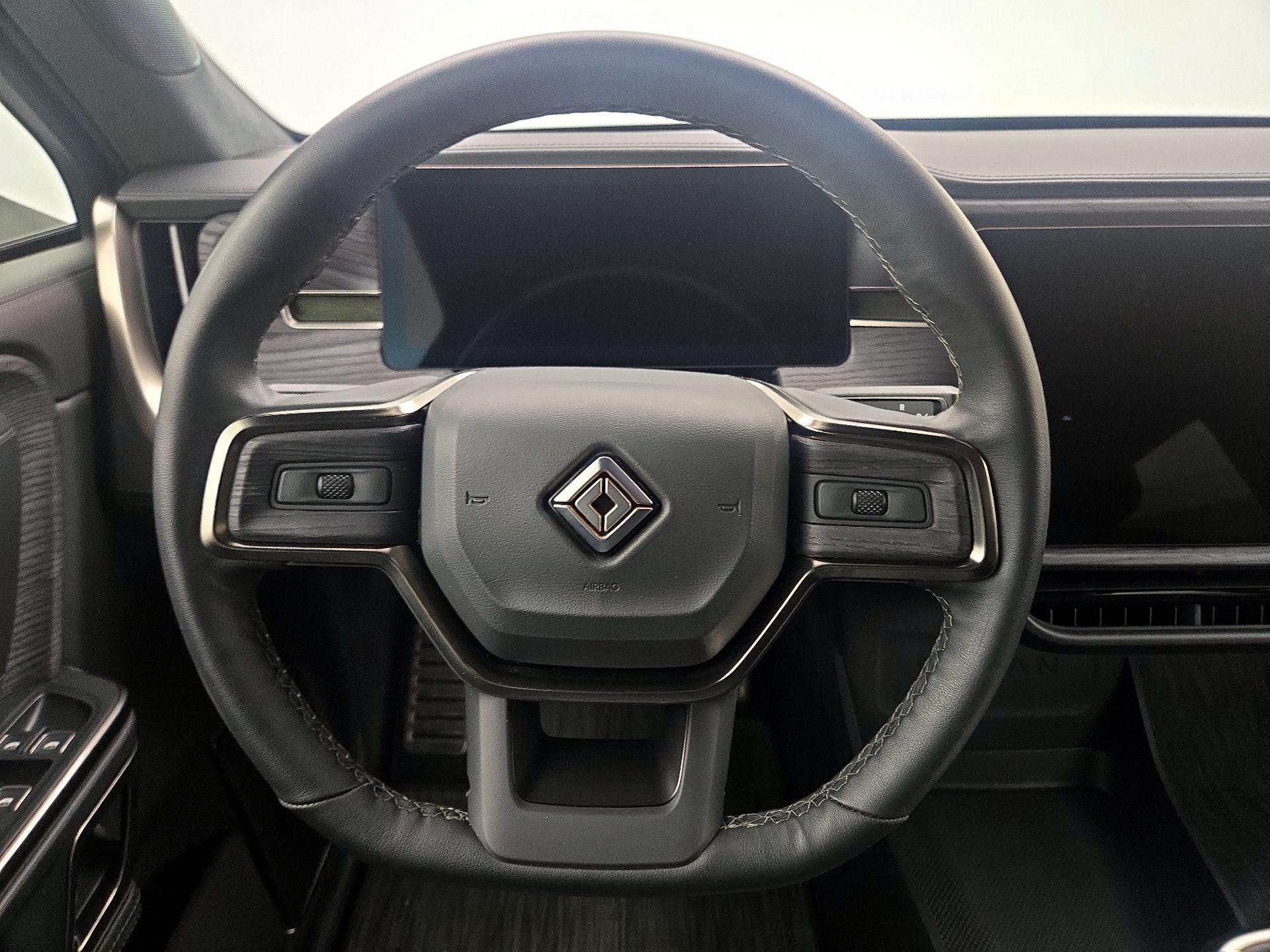 Thumbnail: 2023 Rivian R1S - 10