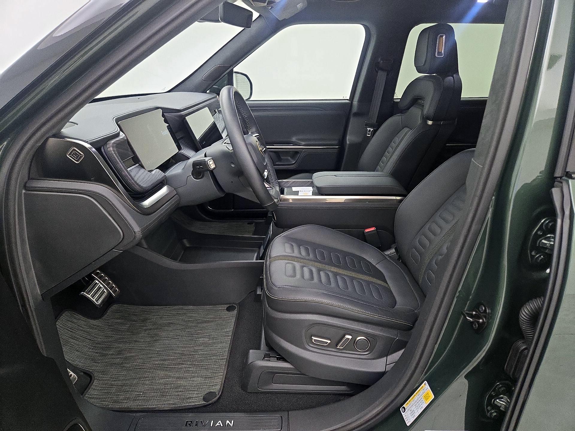 Thumbnail: 2023 Rivian R1S - 11