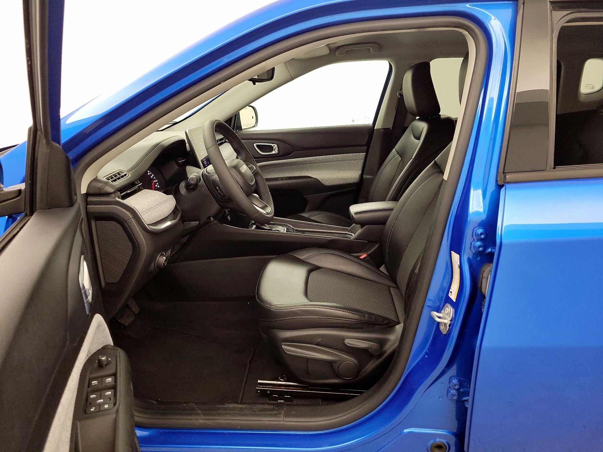 Thumbnail: 2022 Jeep Compass - 11