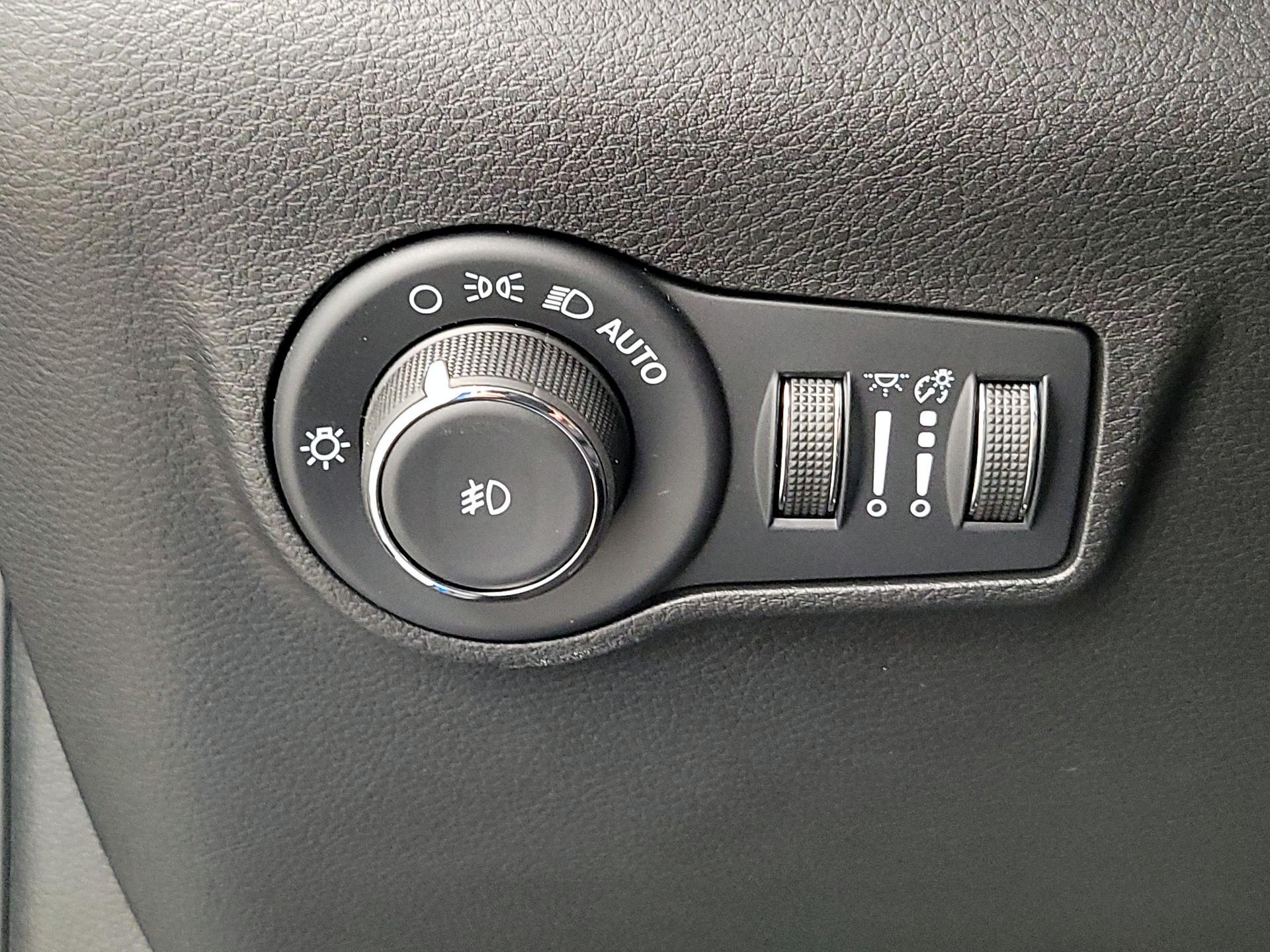 Thumbnail: 2022 Jeep Compass - 13