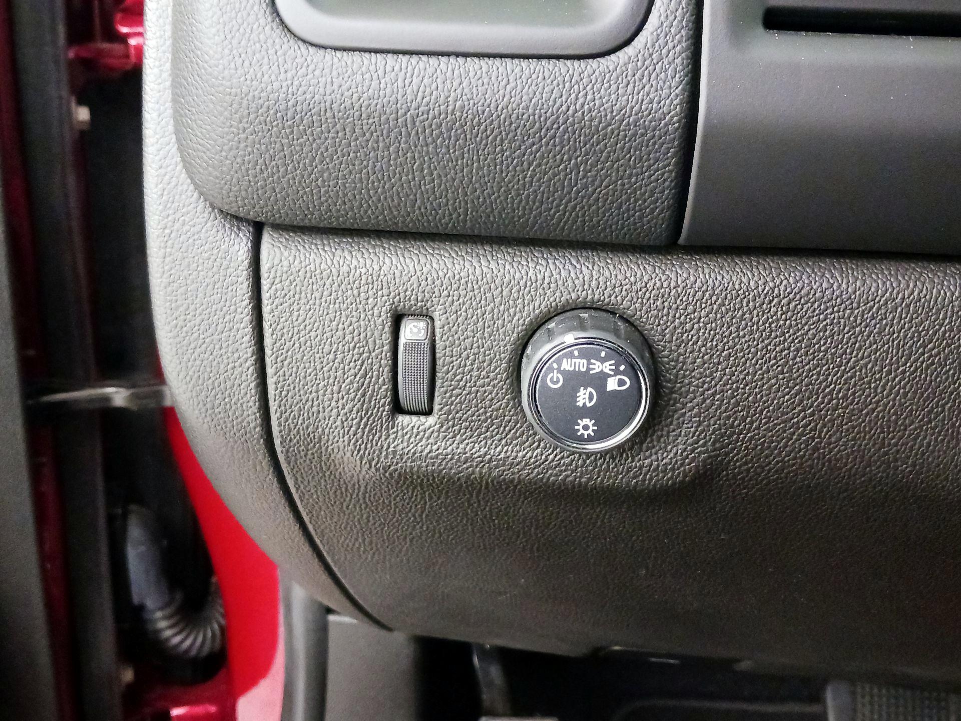 Thumbnail: 2021 Chevrolet Colorado - 13