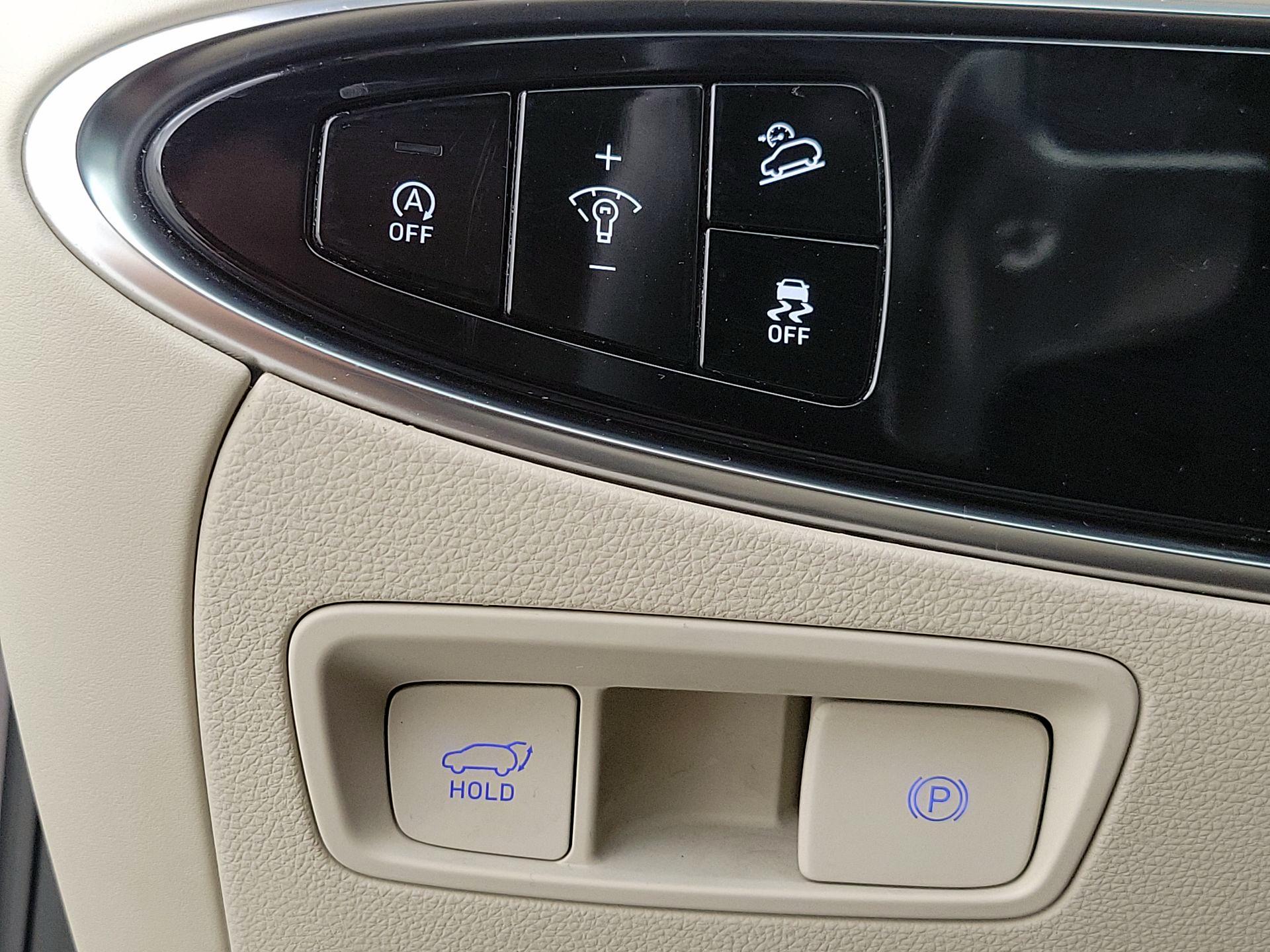 Thumbnail: 2023 Genesis GV70 - 13