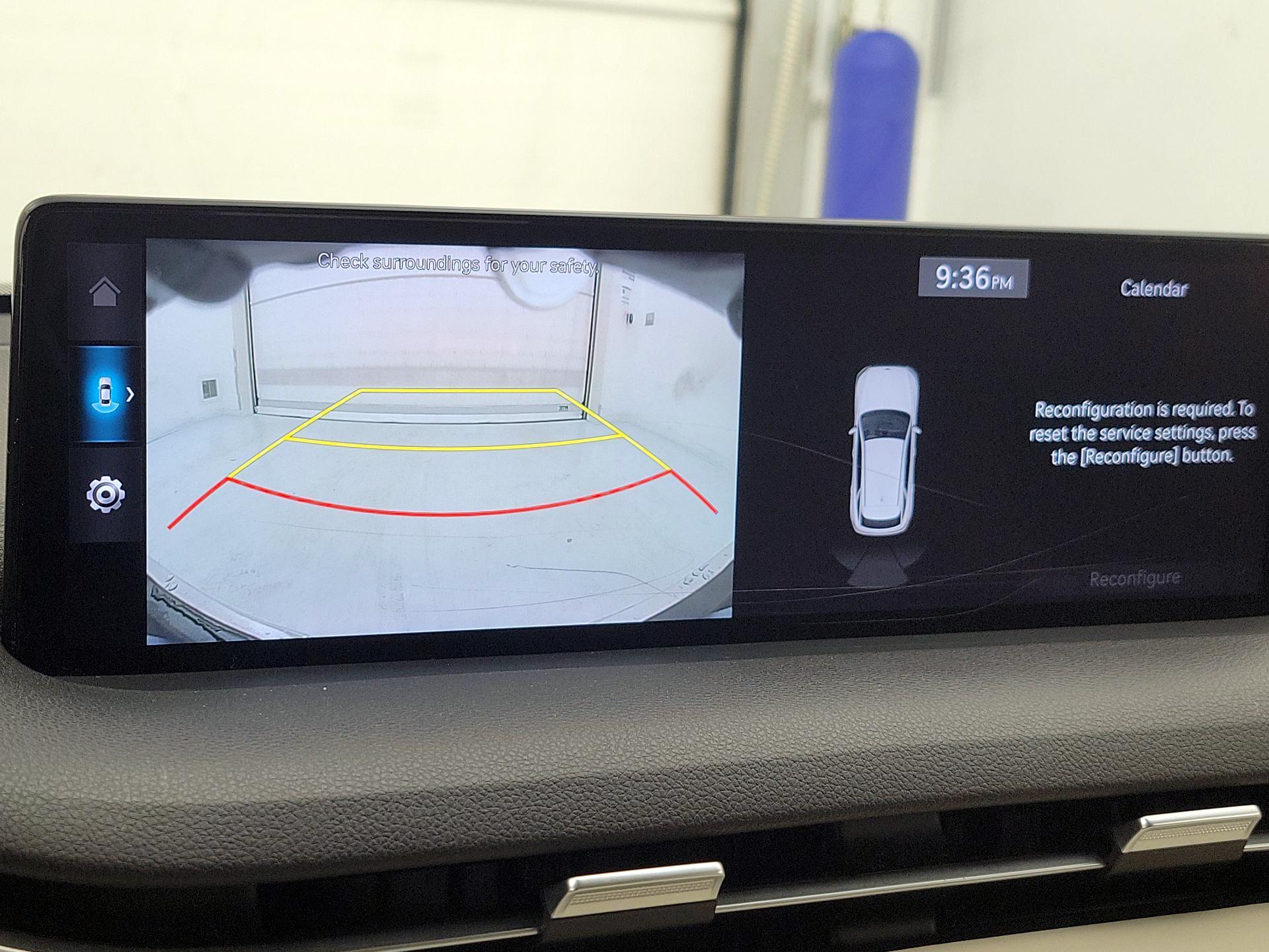 Thumbnail: 2023 Genesis GV70 - 15