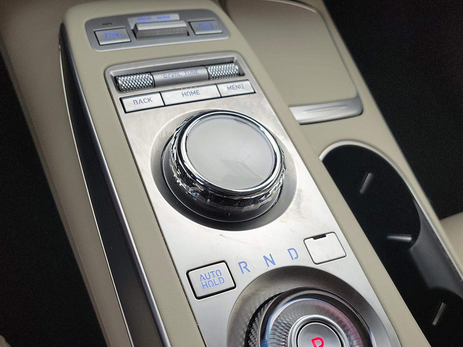 Thumbnail: 2023 Genesis GV70 - 18