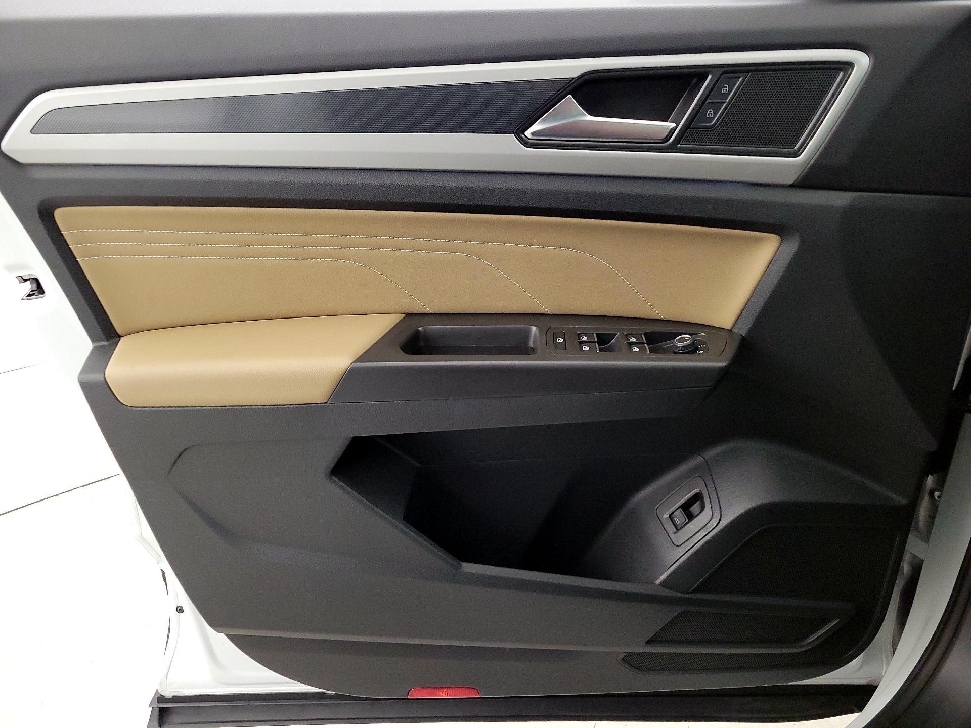 Thumbnail: 2023 Volkswagen Atlas - 12