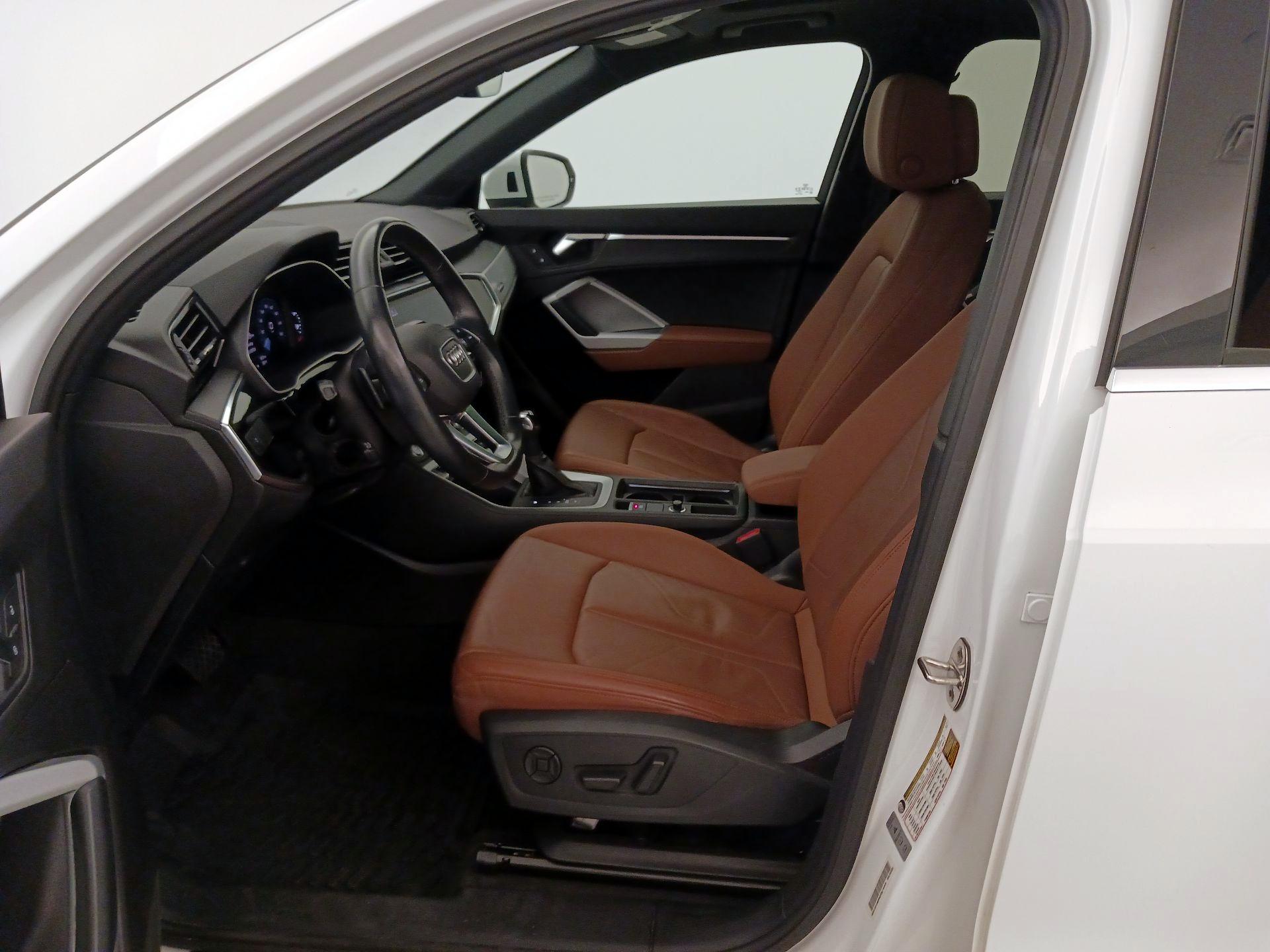 Thumbnail: 2021 Audi Q3 - 11