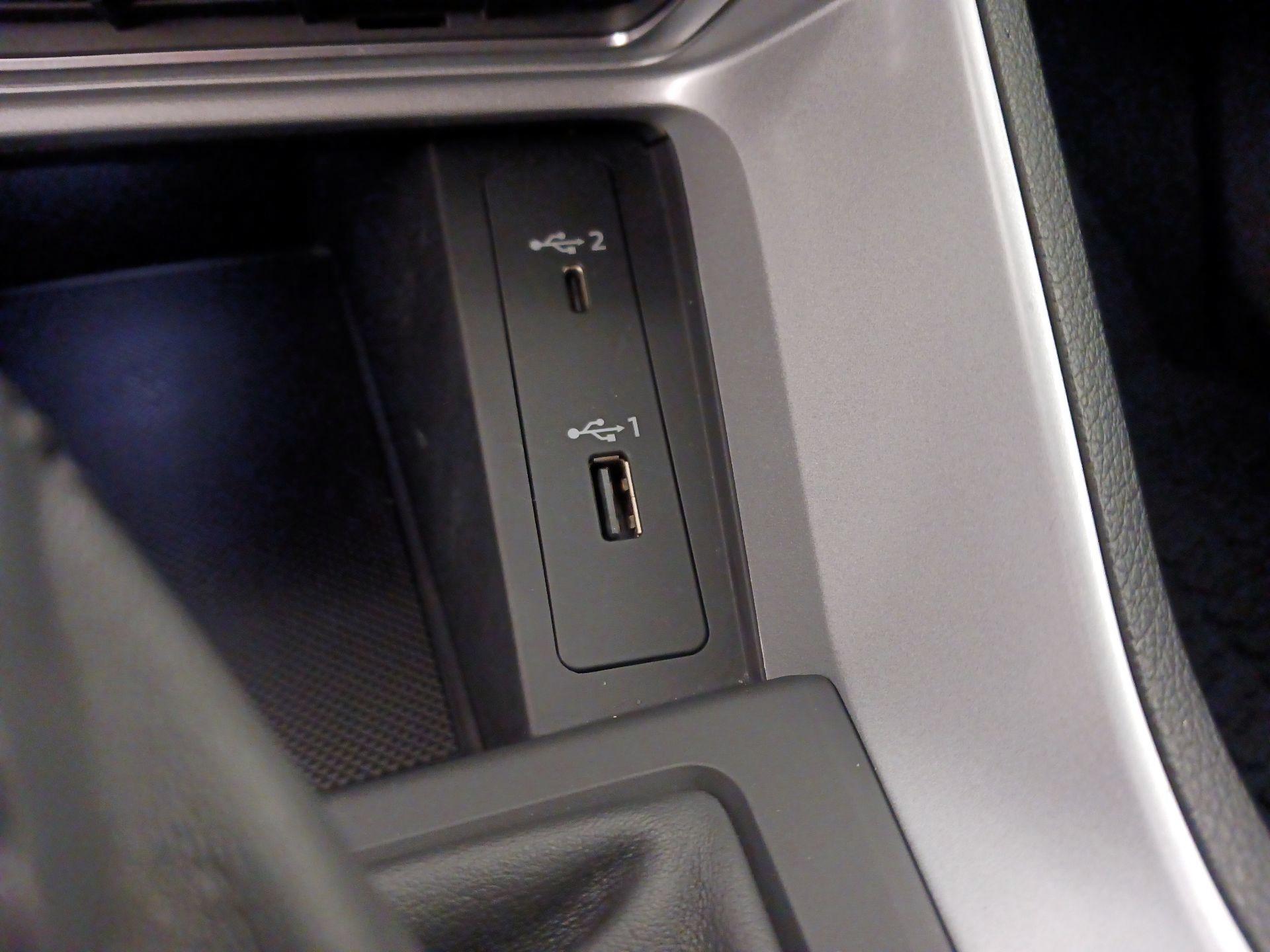 Thumbnail: 2021 Audi Q3 - 18