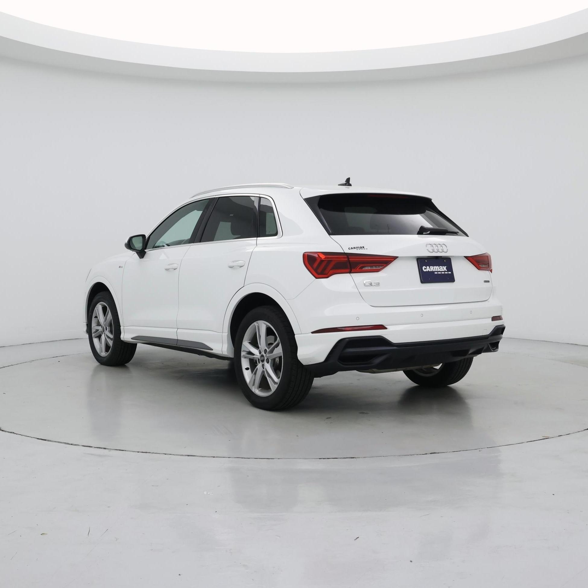 Thumbnail: 2021 Audi Q3 - 2