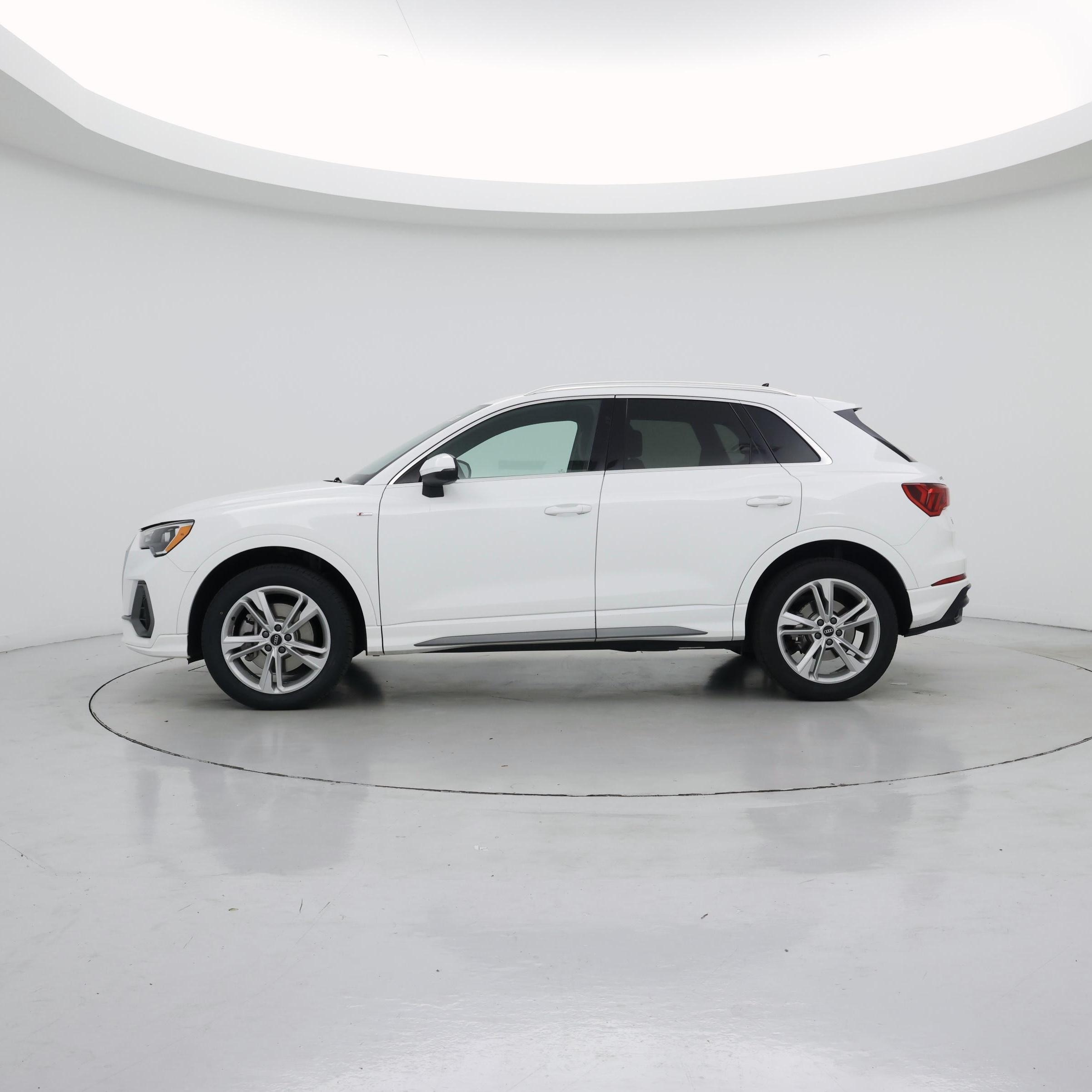 Thumbnail: 2021 Audi Q3 - 3