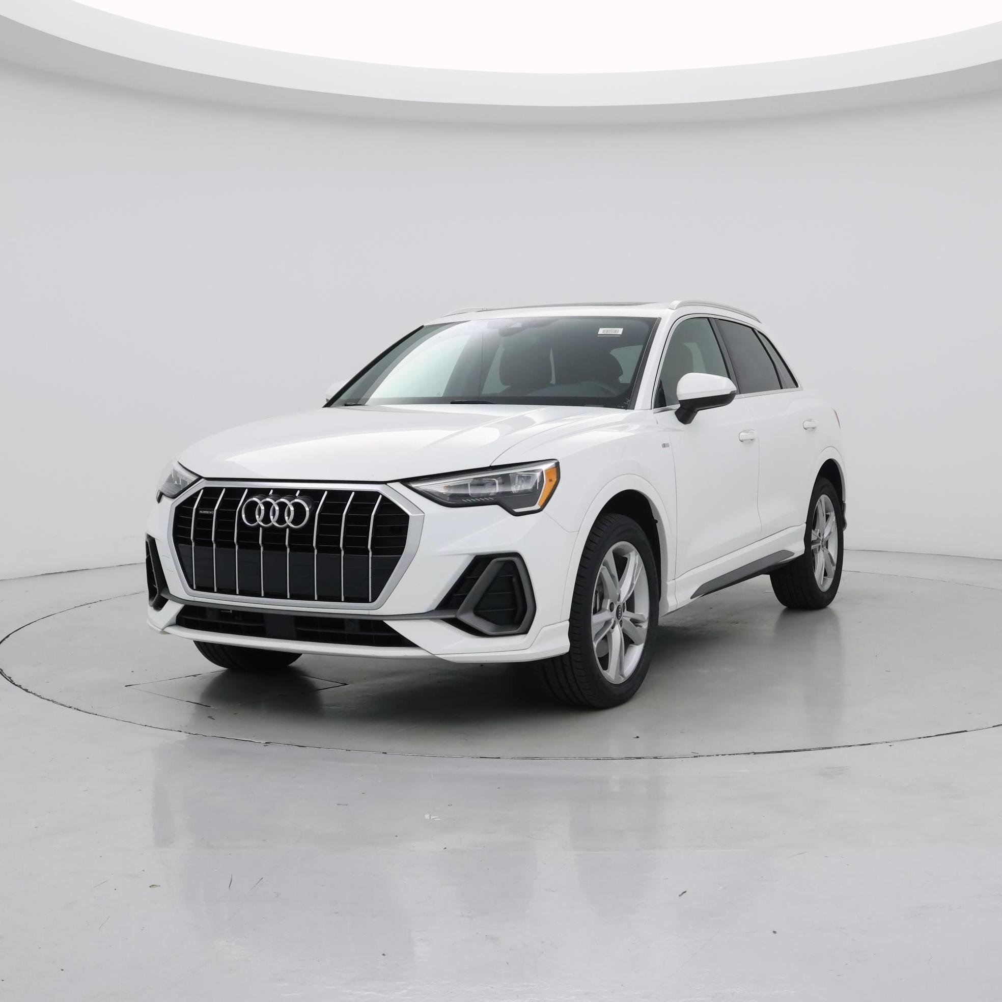 Thumbnail: 2021 Audi Q3 - 4