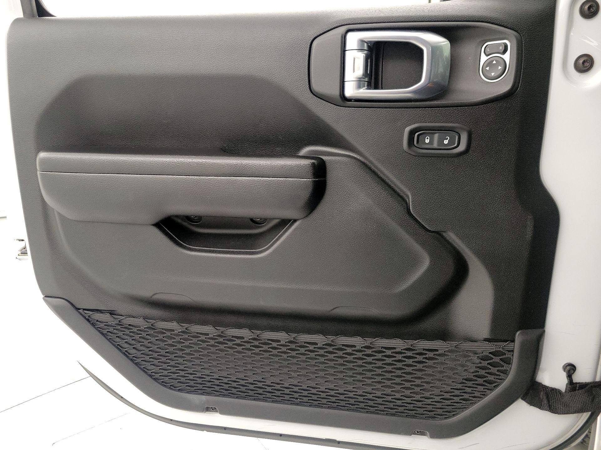 Thumbnail: 2021 Jeep Gladiator - 12