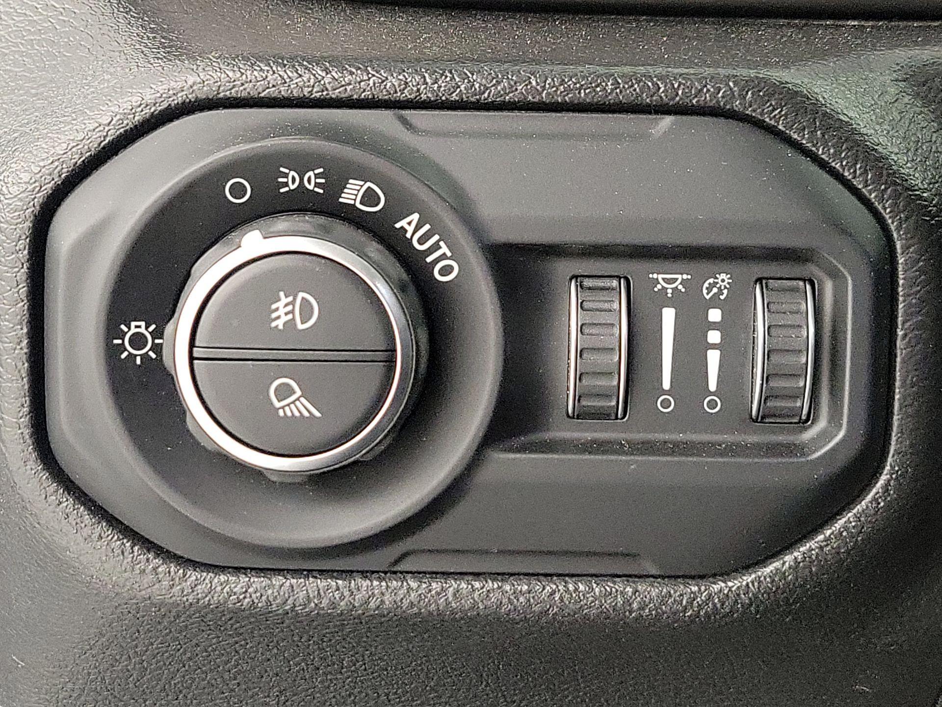 Thumbnail: 2021 Jeep Gladiator - 13