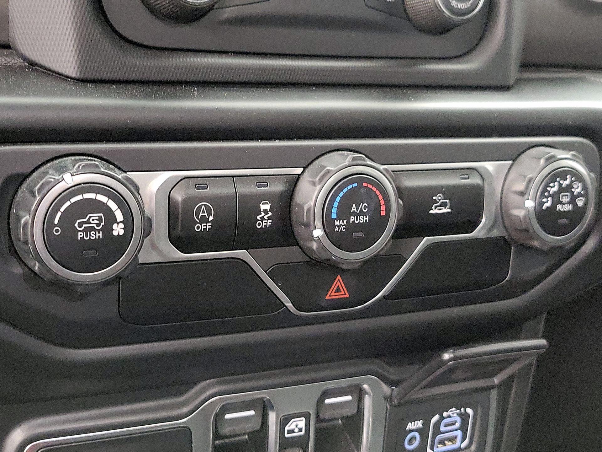 Thumbnail: 2021 Jeep Gladiator - 16