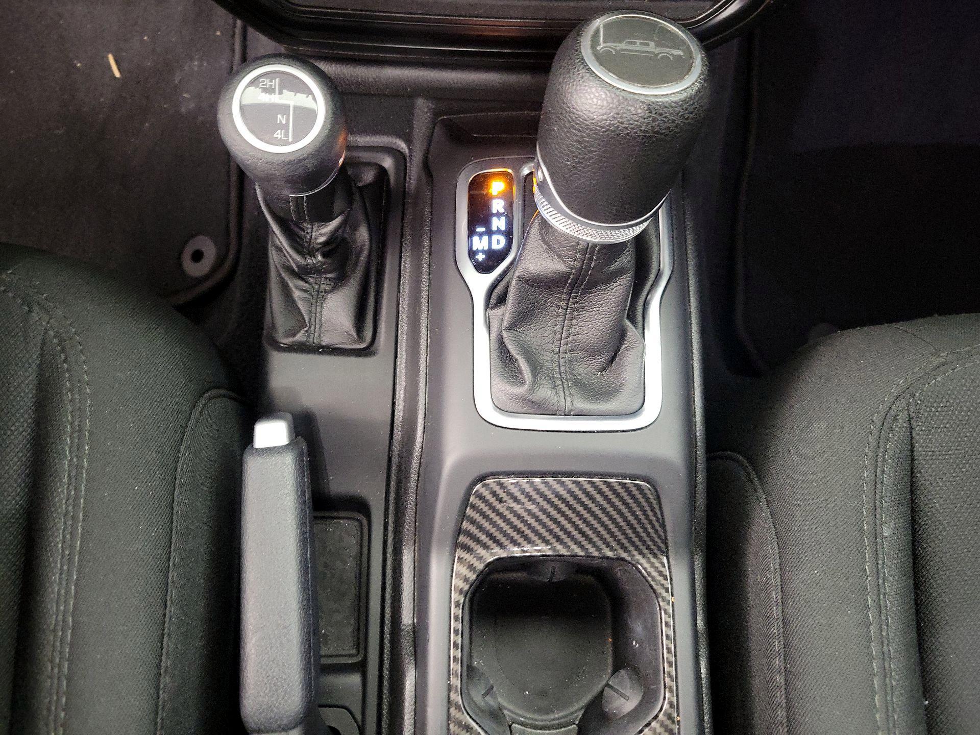 Thumbnail: 2021 Jeep Gladiator - 17