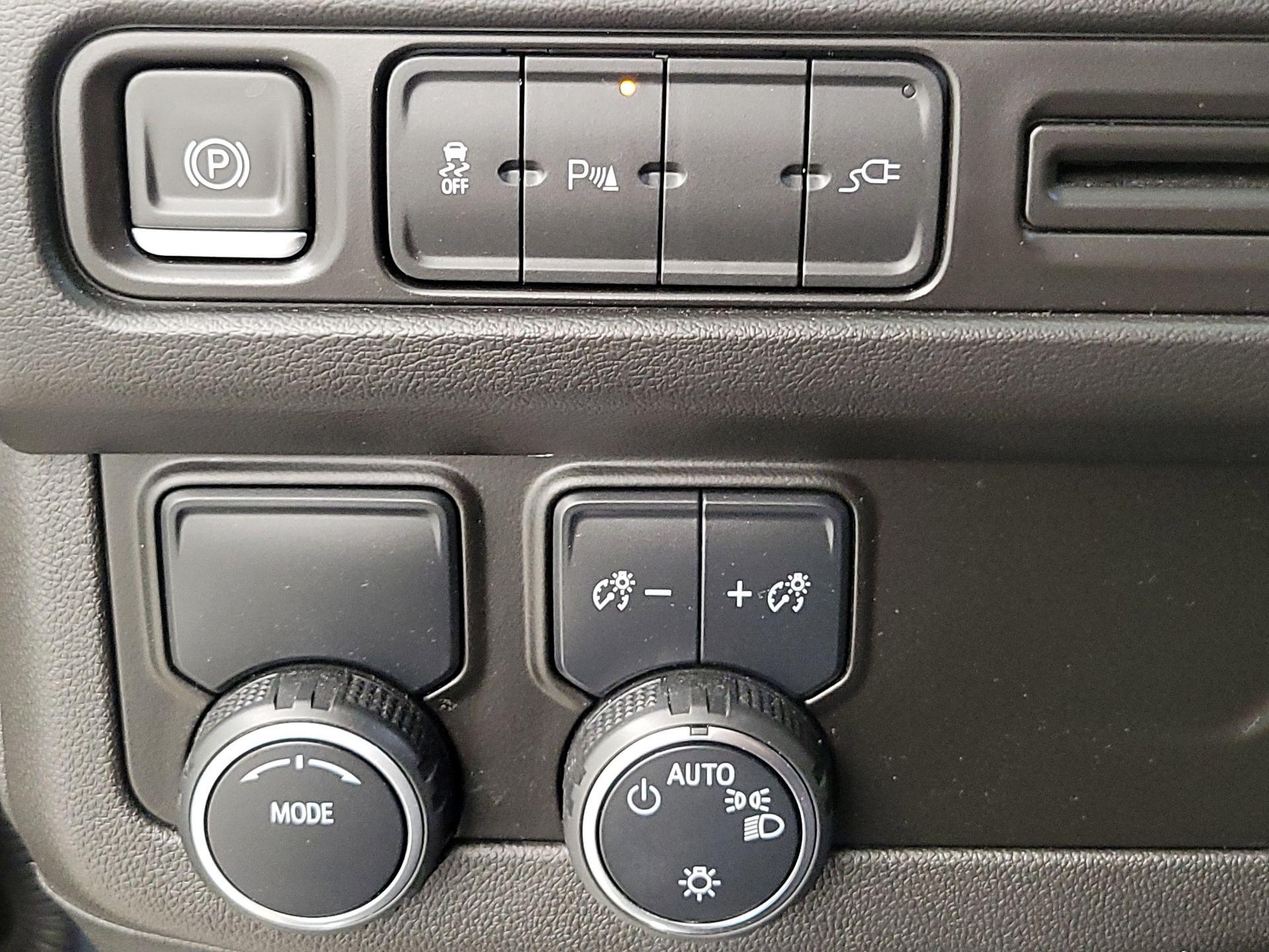 Thumbnail: 2021 Chevrolet Tahoe - 13