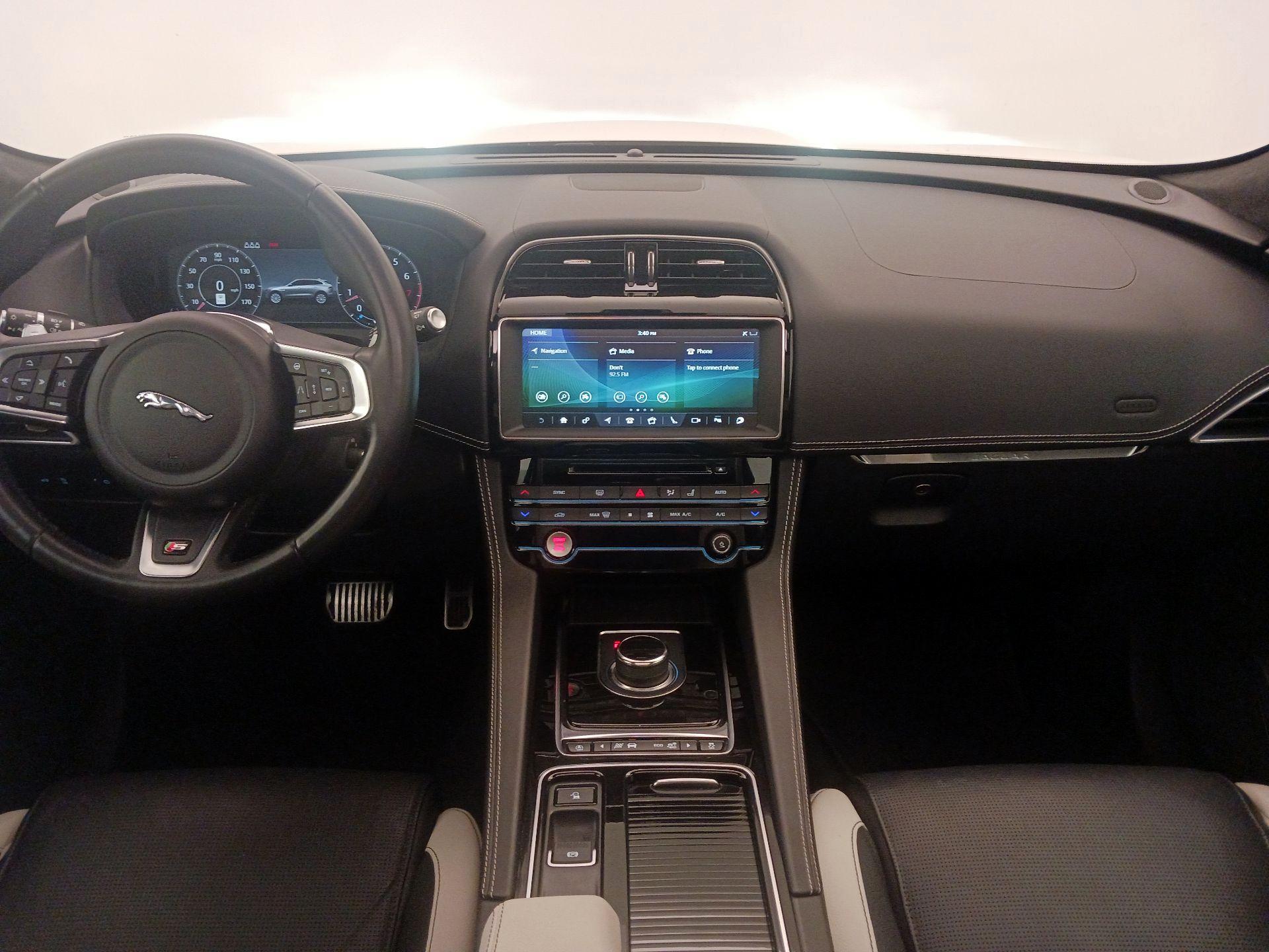 Thumbnail: 2020 Jaguar F-Pace - 9