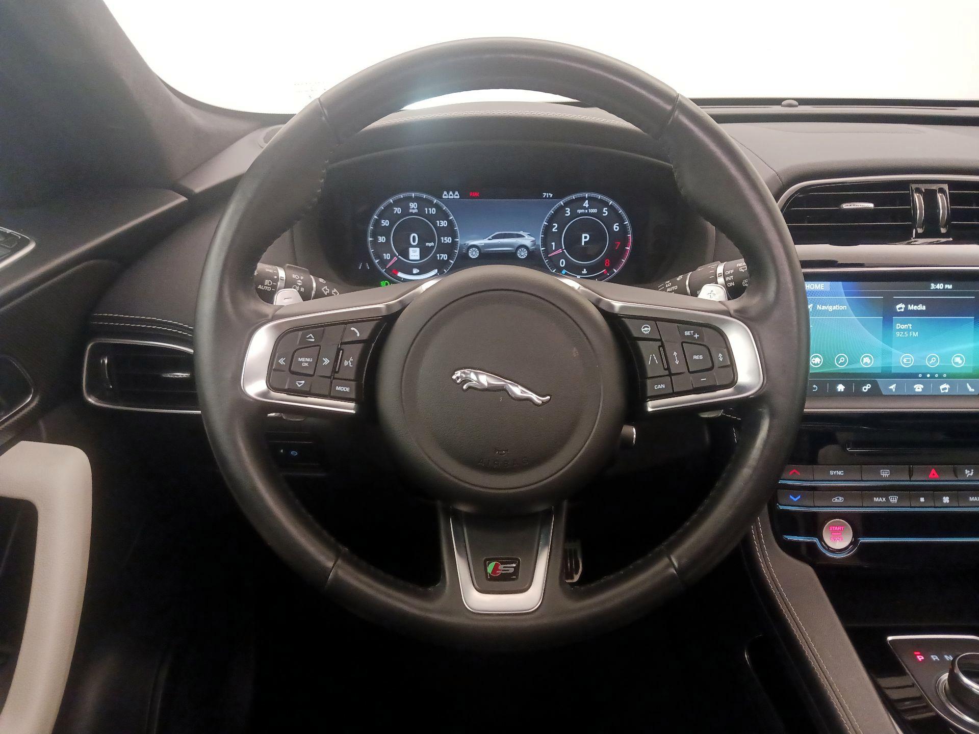 Thumbnail: 2020 Jaguar F-Pace - 10