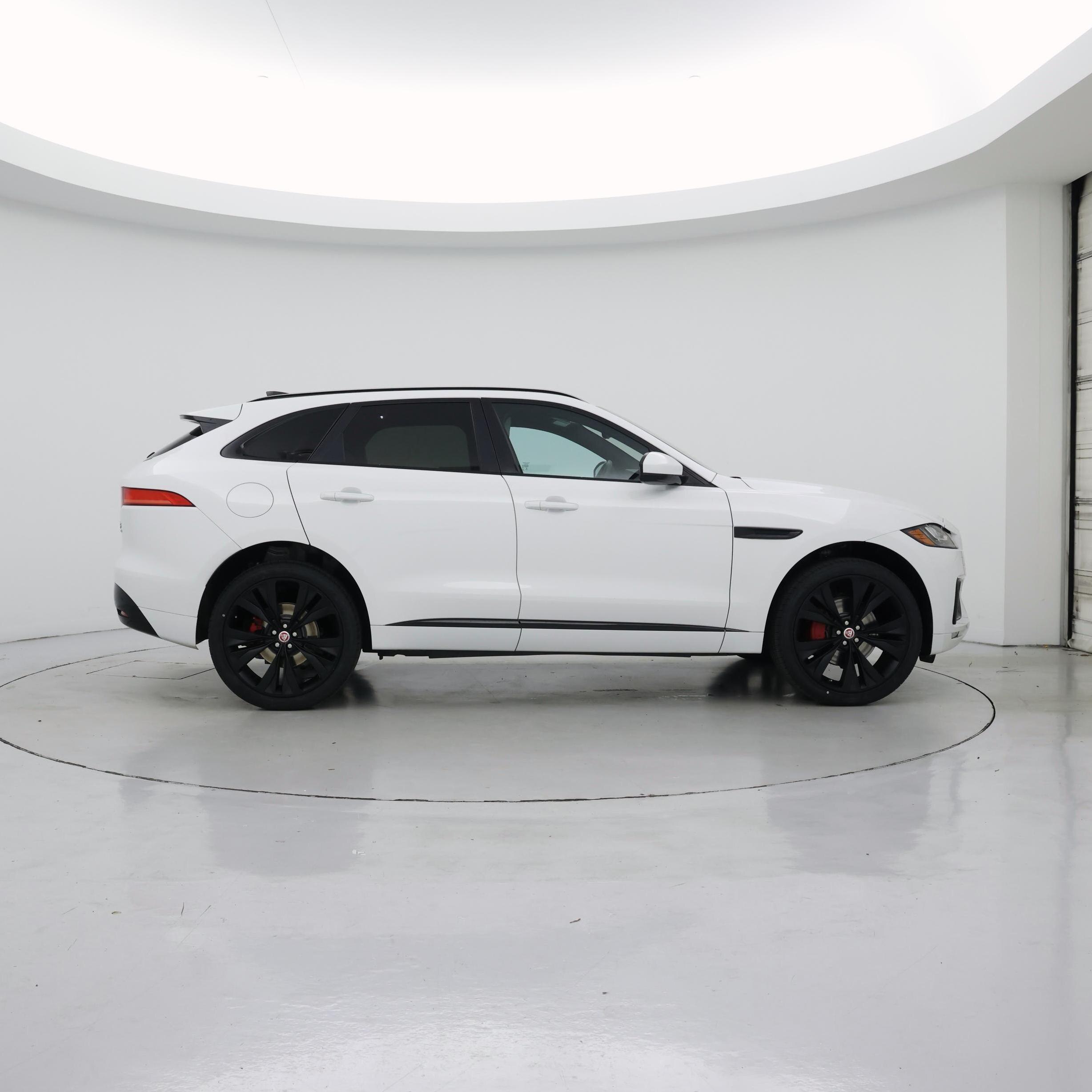 Thumbnail: 2020 Jaguar F-Pace - 7