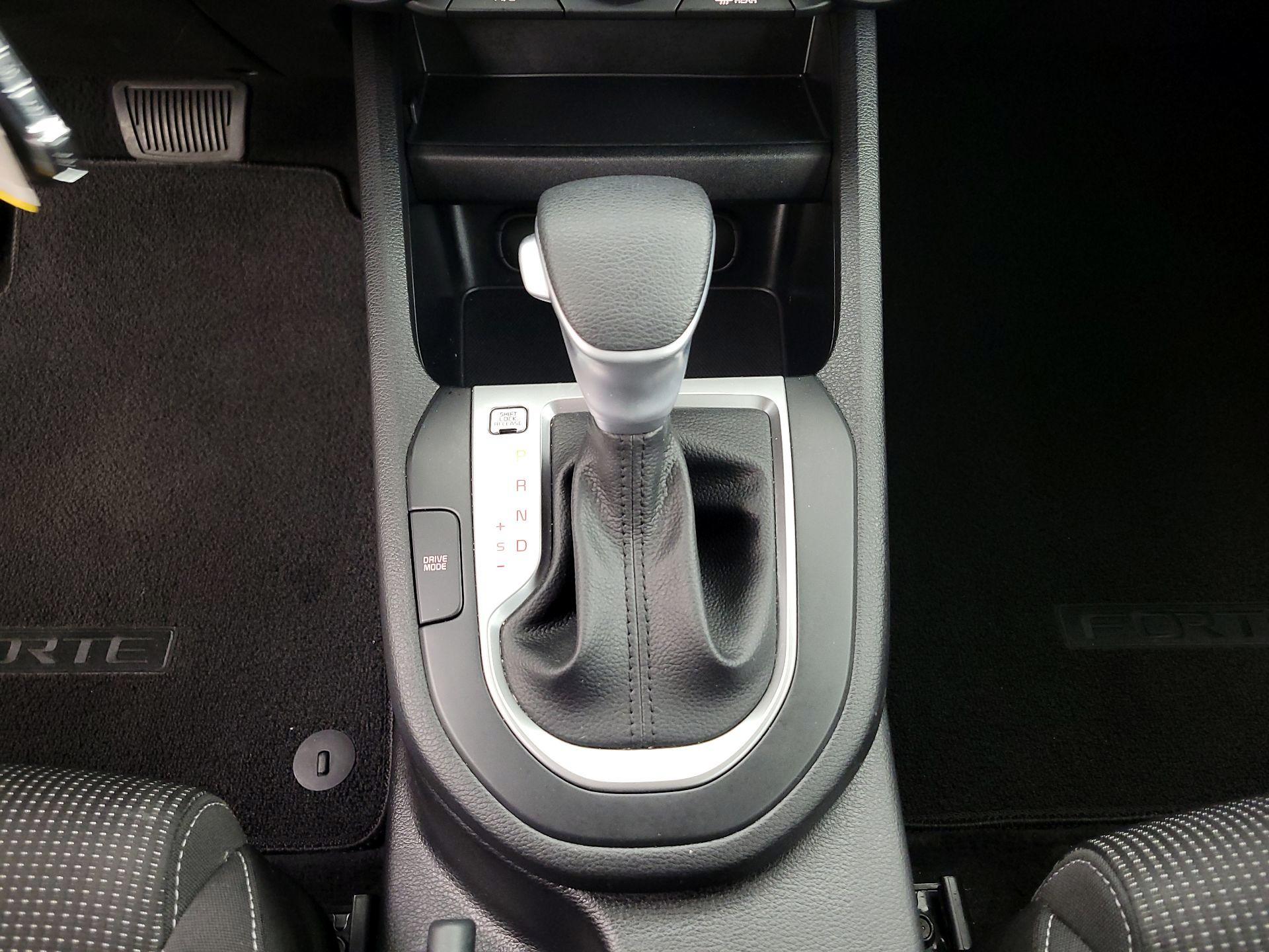 Thumbnail: 2021 Kia Forte - 17