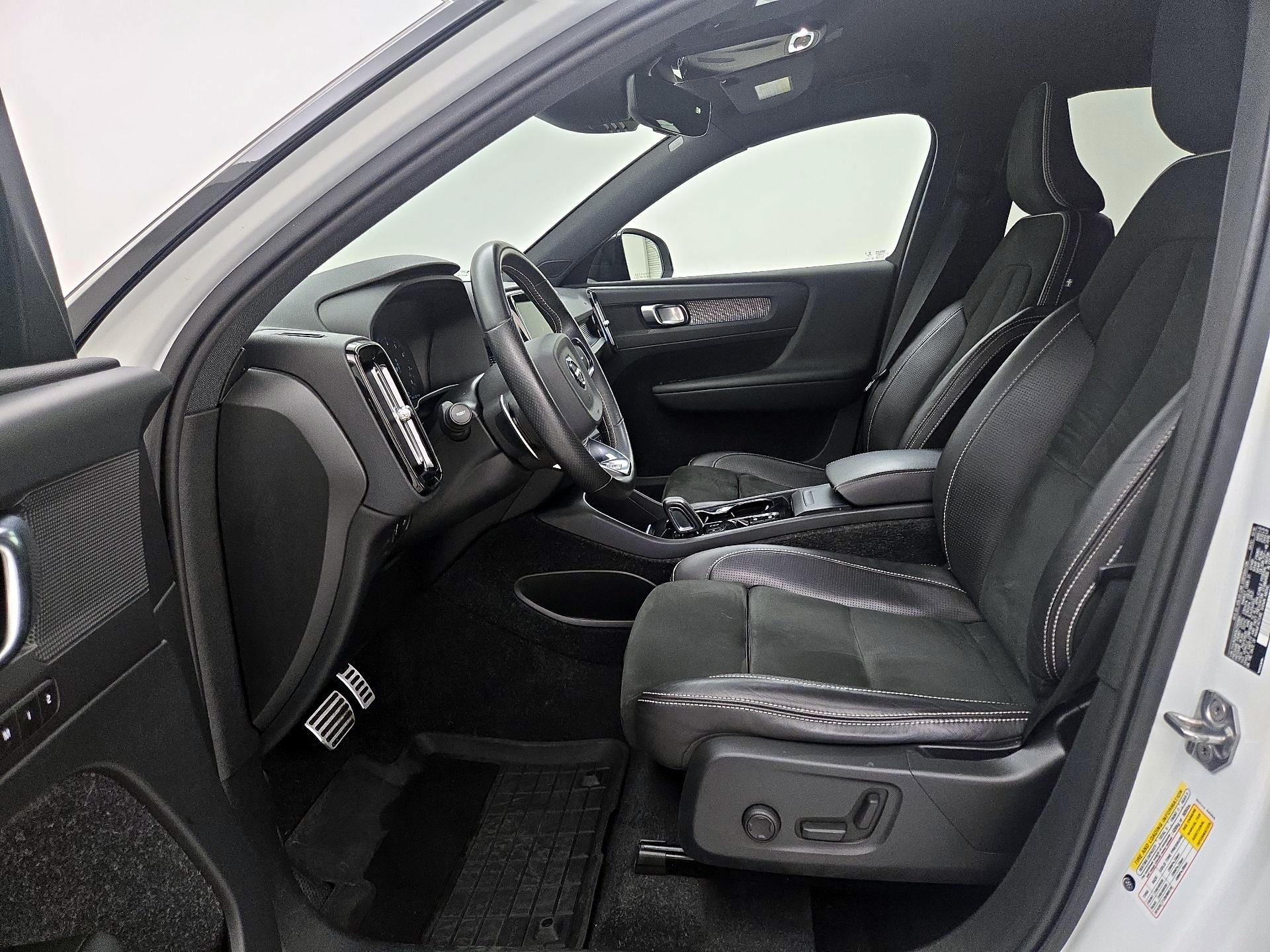 Thumbnail: 2019 Volvo XC40 - 11