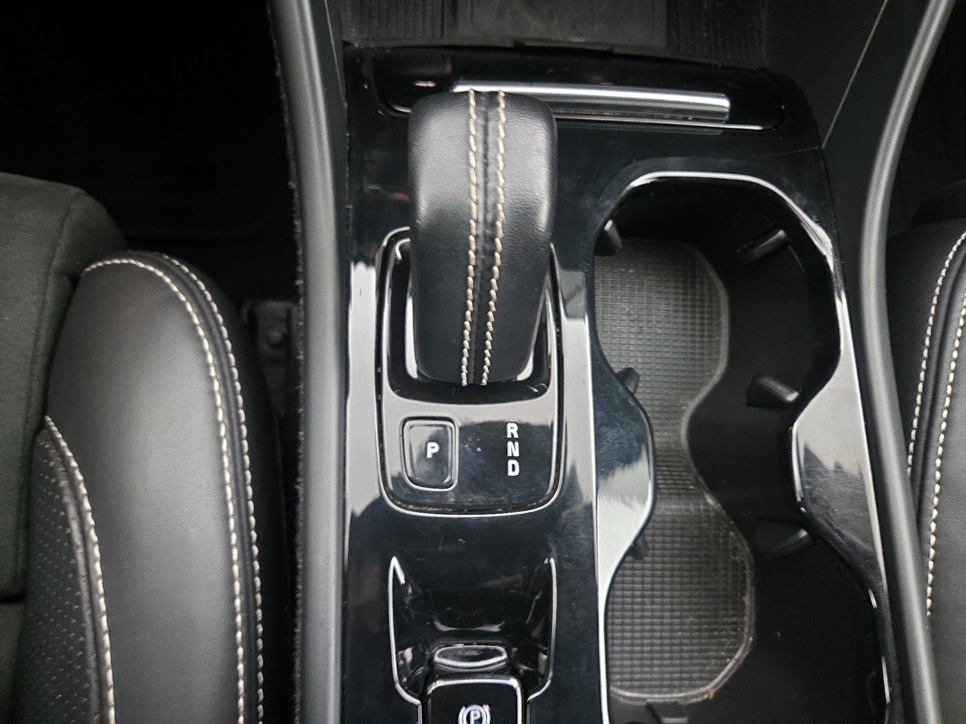 Thumbnail: 2019 Volvo XC40 - 18