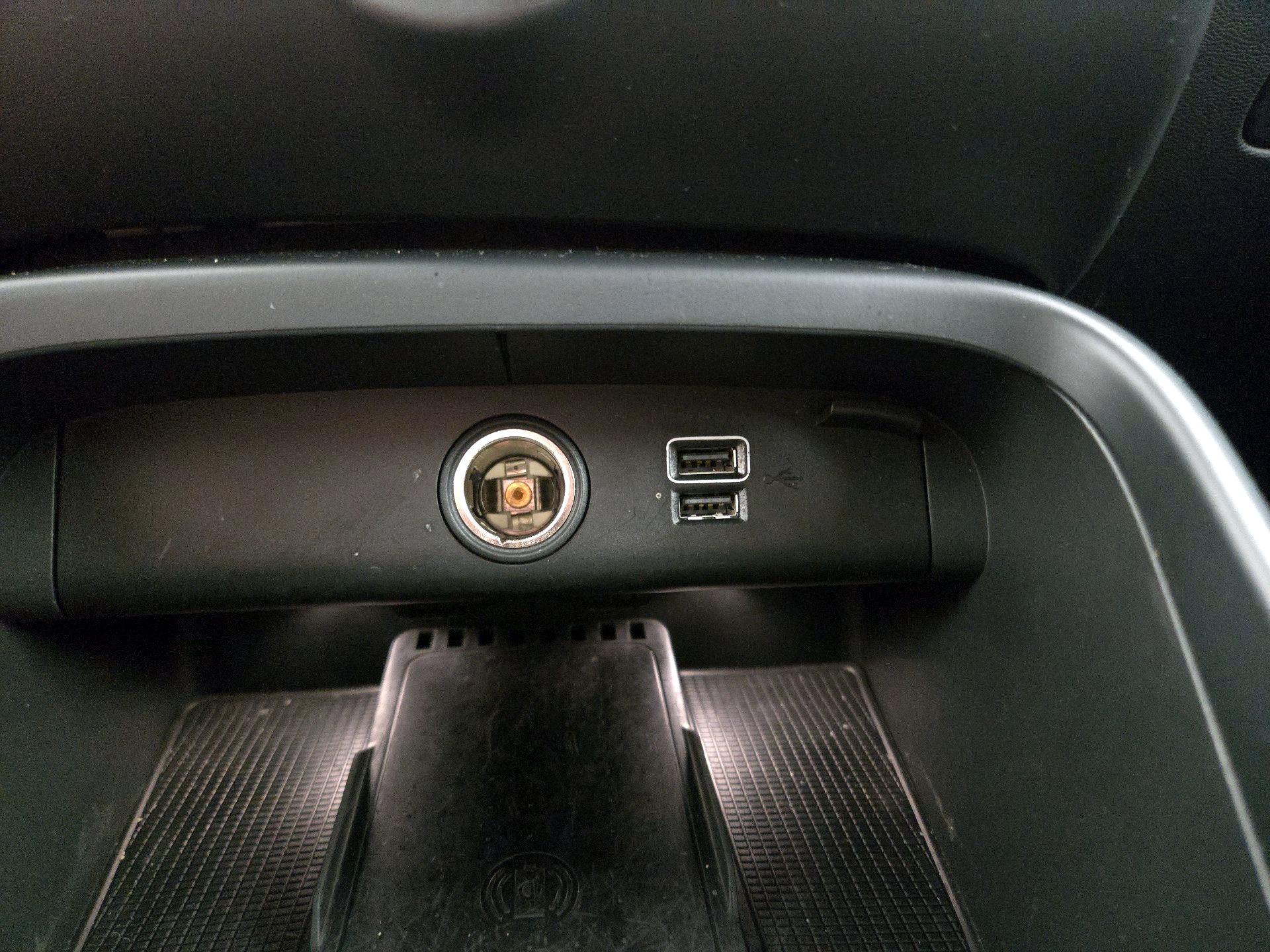 Thumbnail: 2019 Volvo XC40 - 19