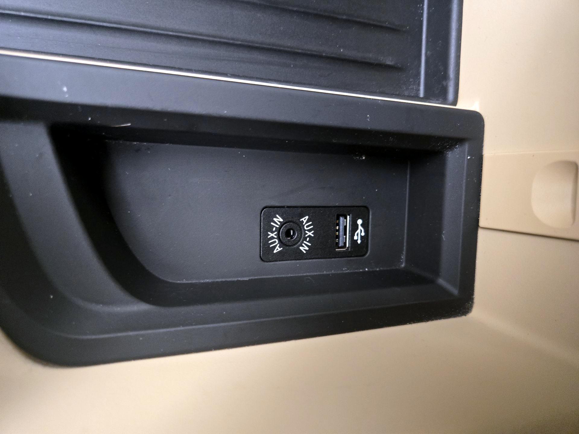 Thumbnail: 2015 BMW 3 Series - 19