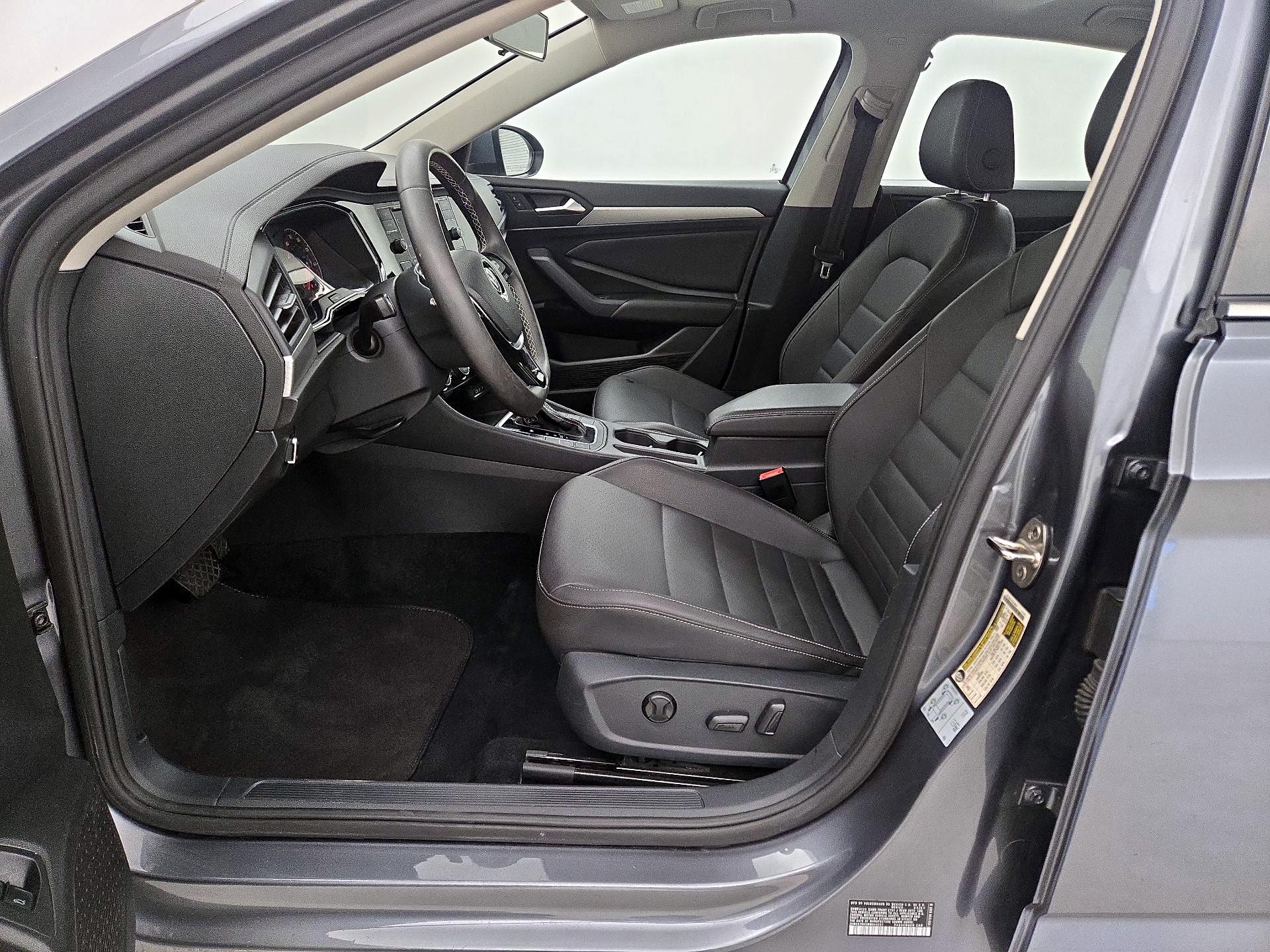 Thumbnail: 2021 Volkswagen Jetta - 11