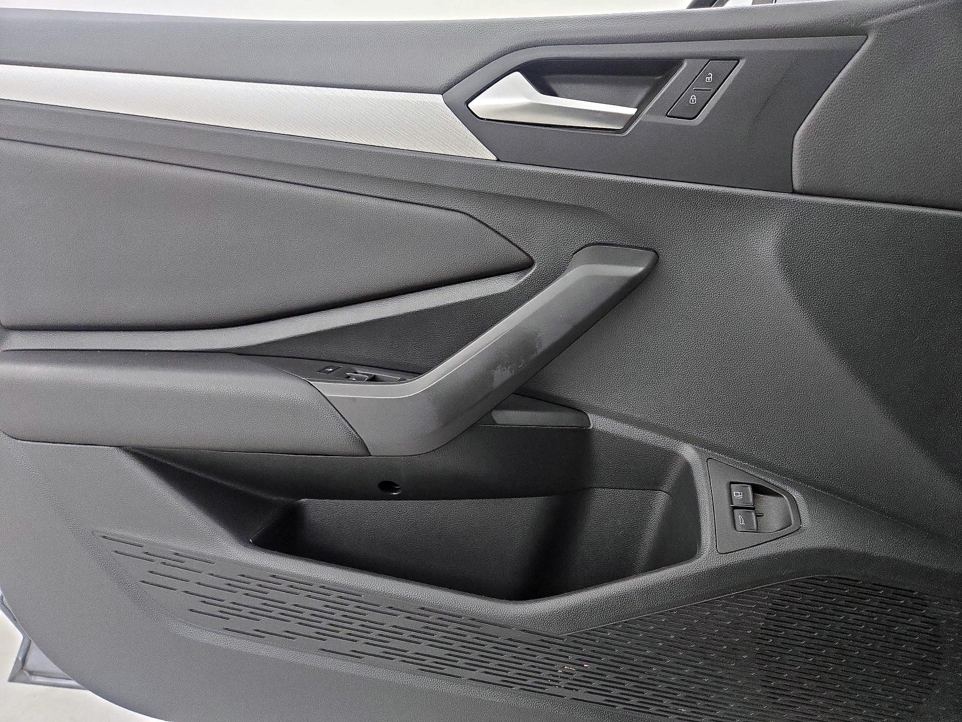 Thumbnail: 2021 Volkswagen Jetta - 12