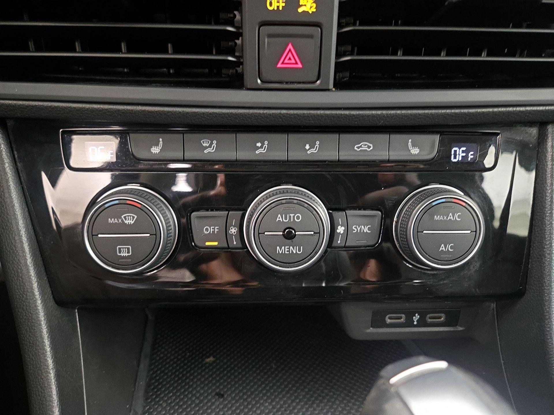 Thumbnail: 2021 Volkswagen Jetta - 16