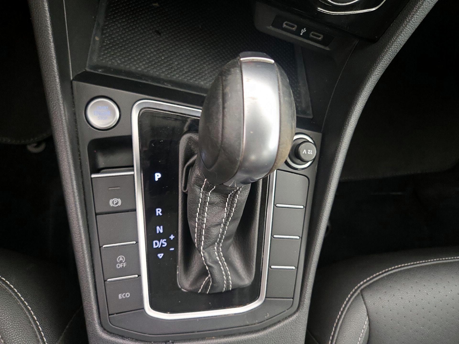 Thumbnail: 2021 Volkswagen Jetta - 17