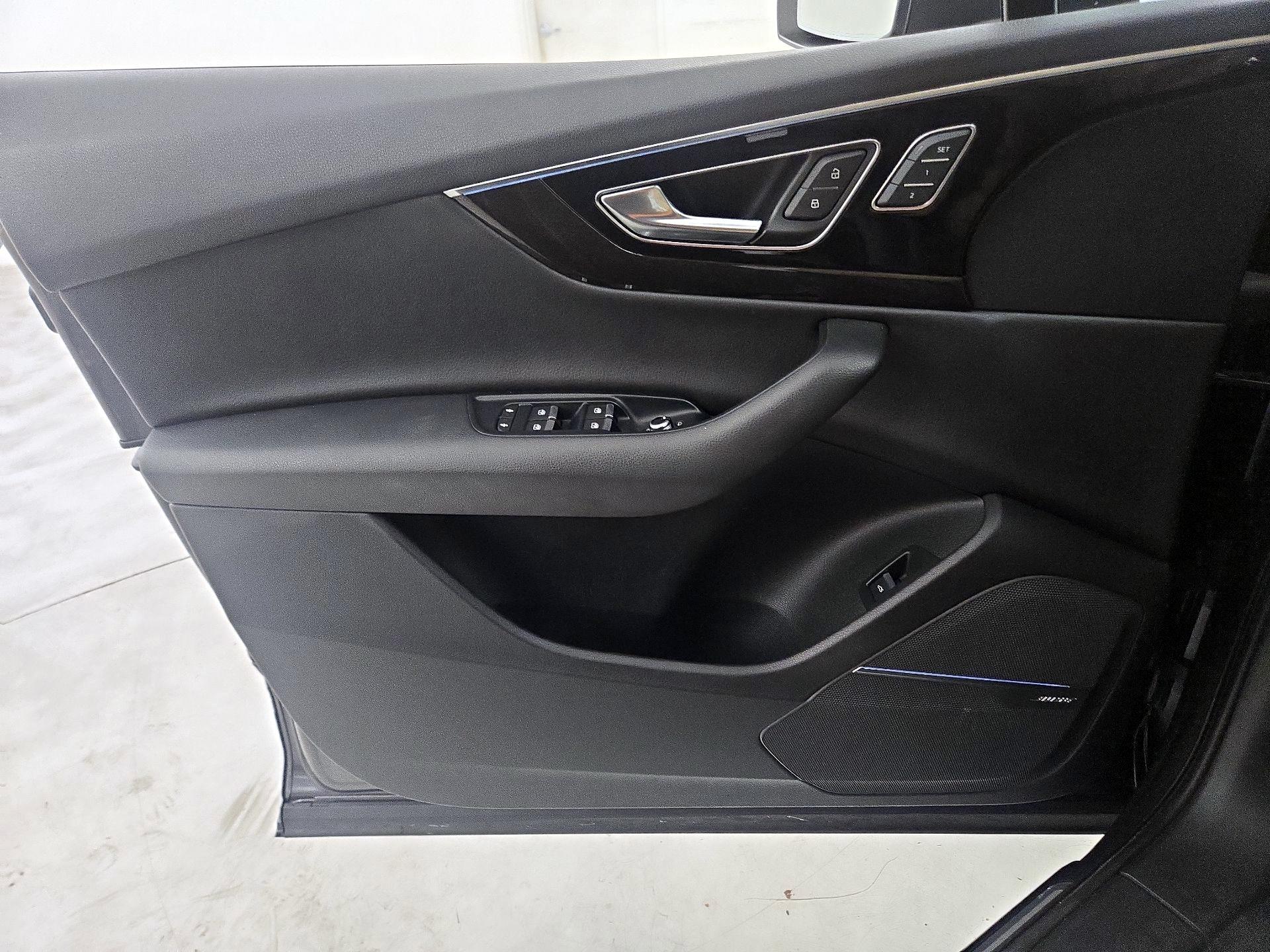 Thumbnail: 2019 Audi Q7 - 12